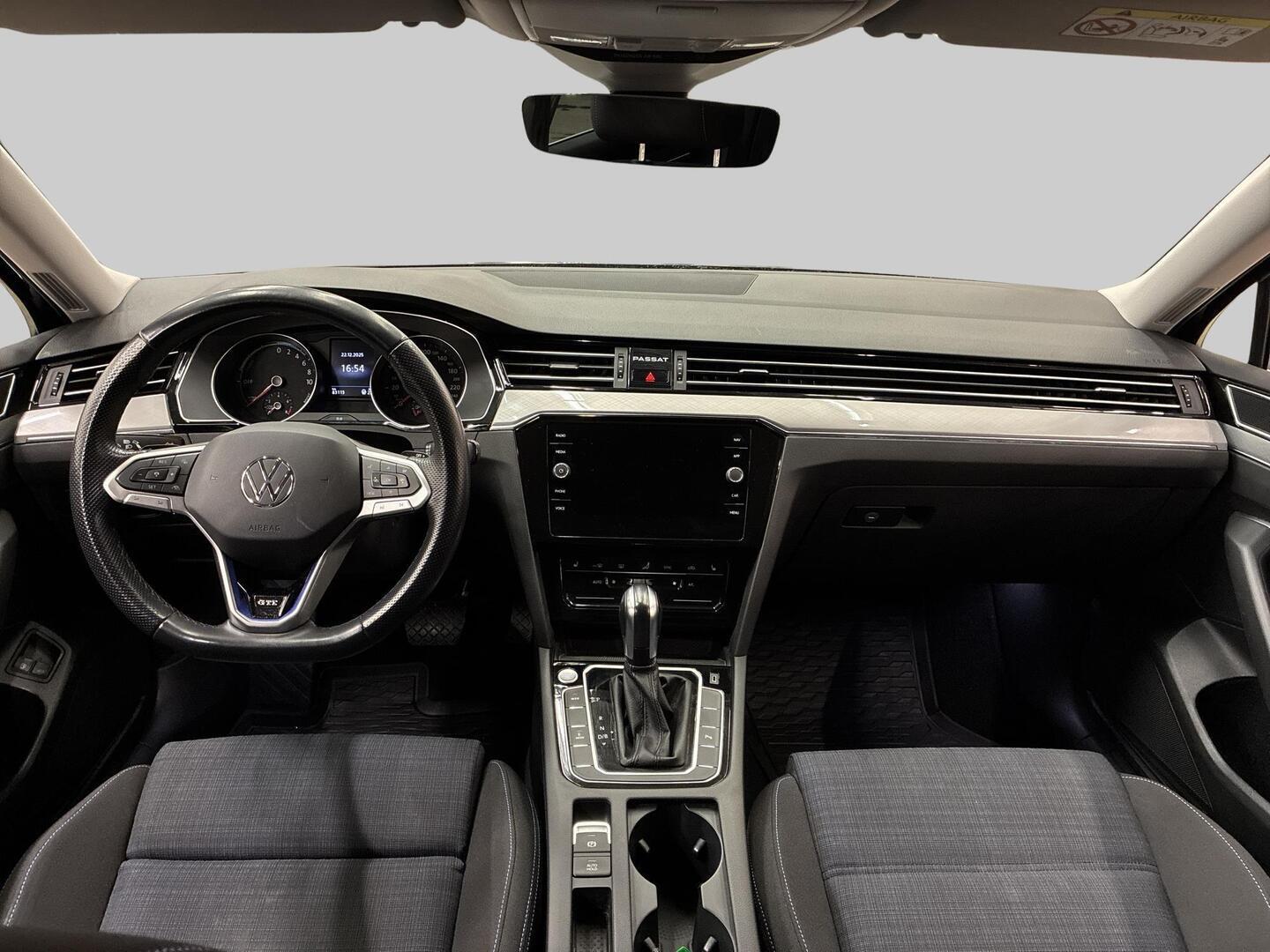 VOLKSWAGEN Passat 2021