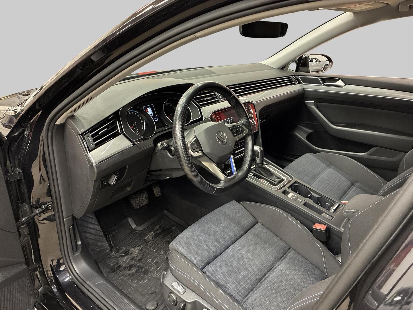 VOLKSWAGEN Passat 2021