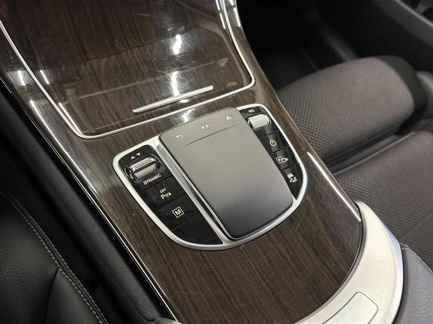 MERCEDES-BENZ GLC 2022