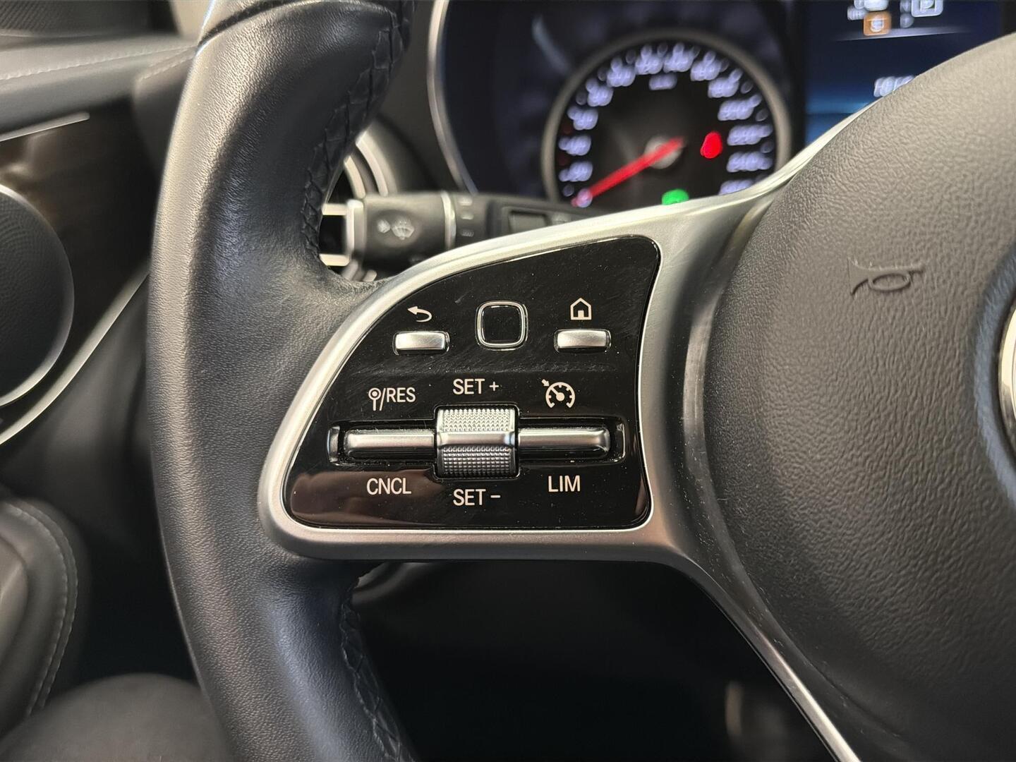 MERCEDES-BENZ GLC 2022