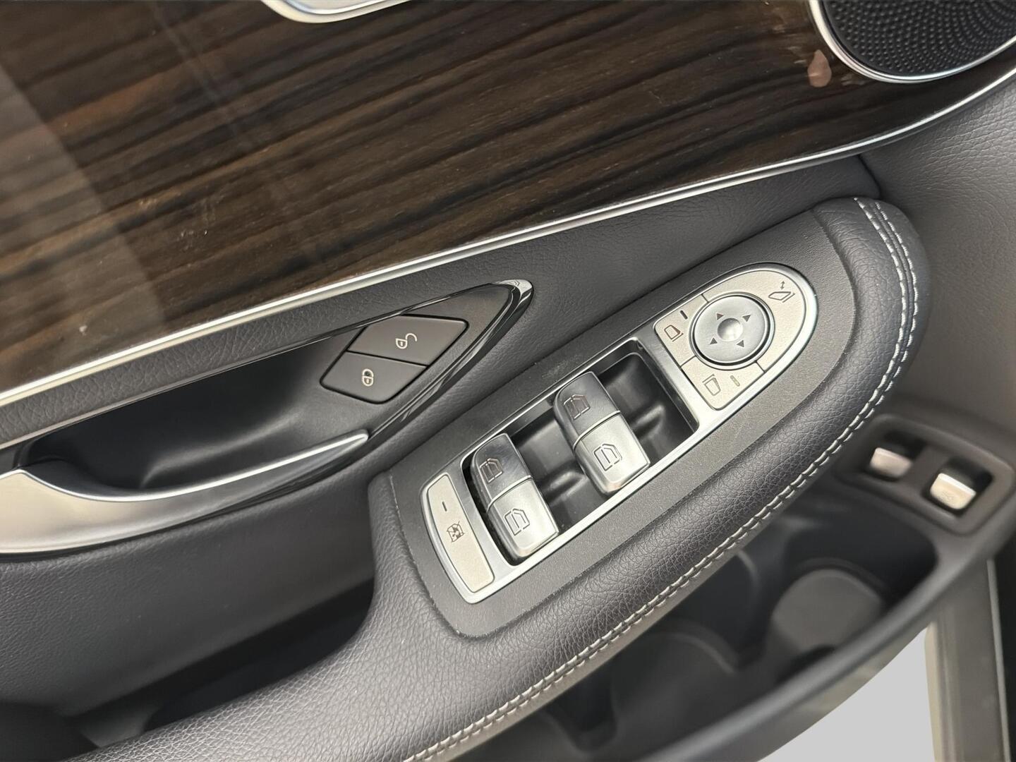 MERCEDES-BENZ GLC 2022