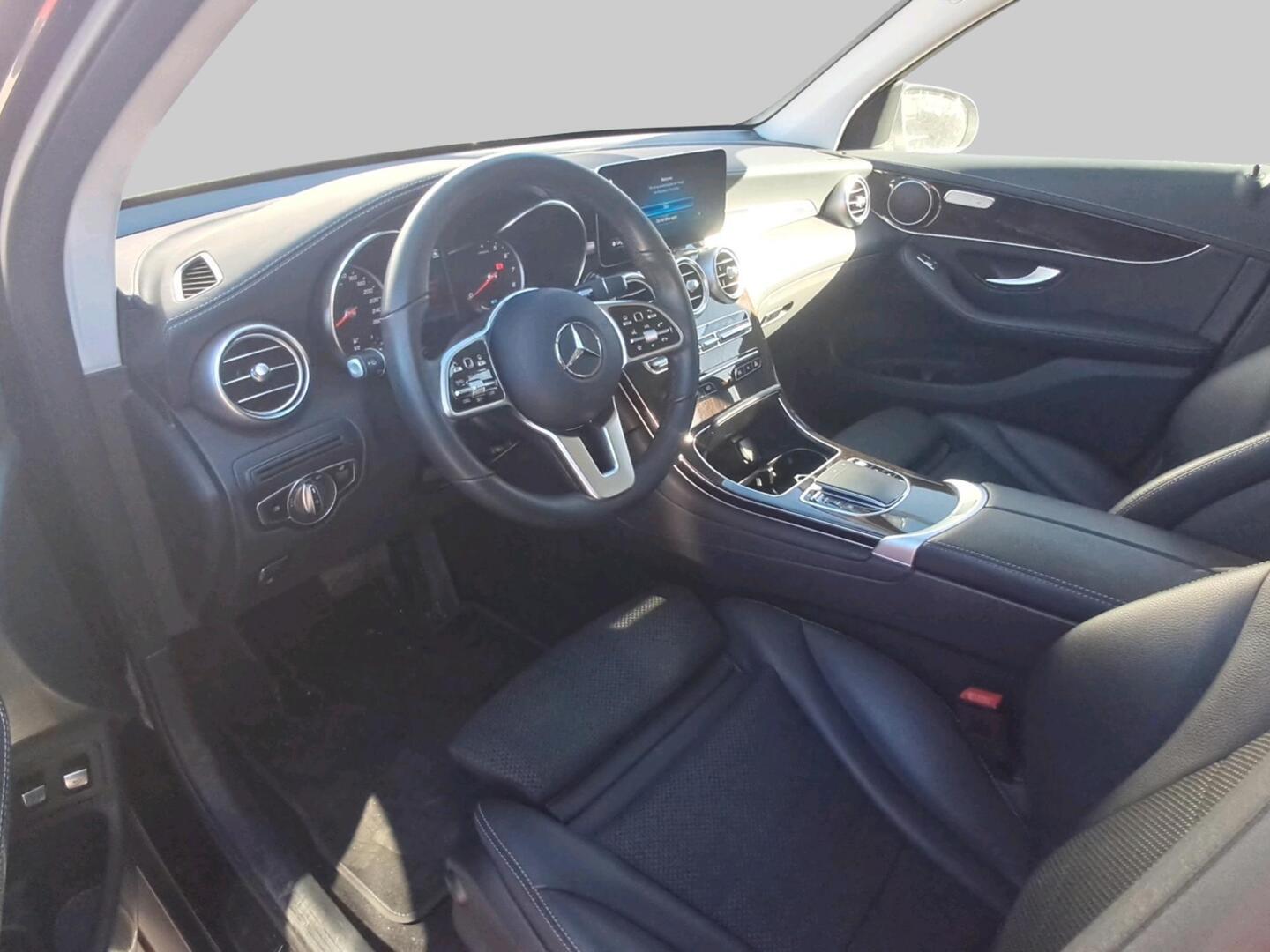 MERCEDES-BENZ GLC 2022