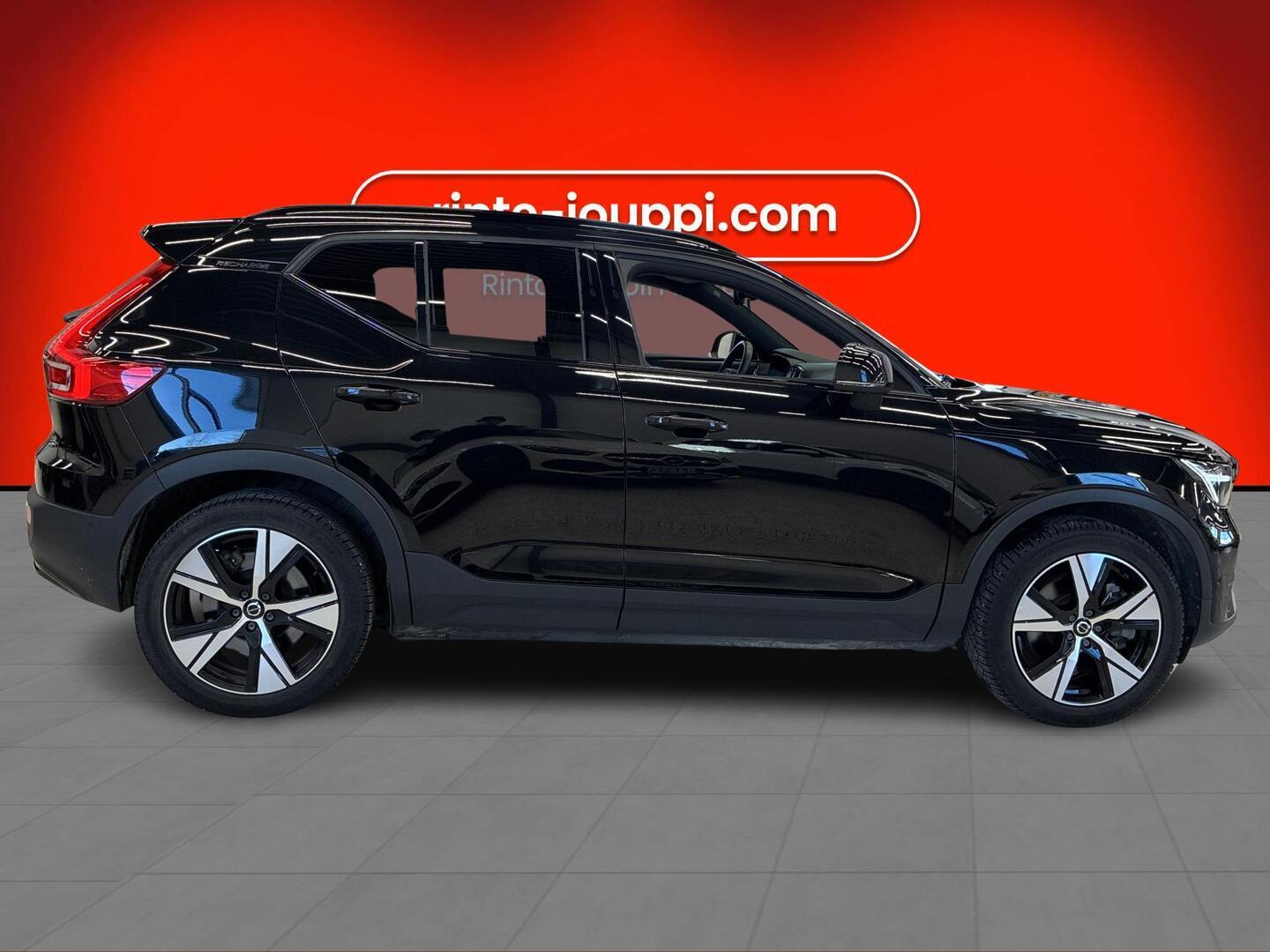 VOLVO XC40 2023