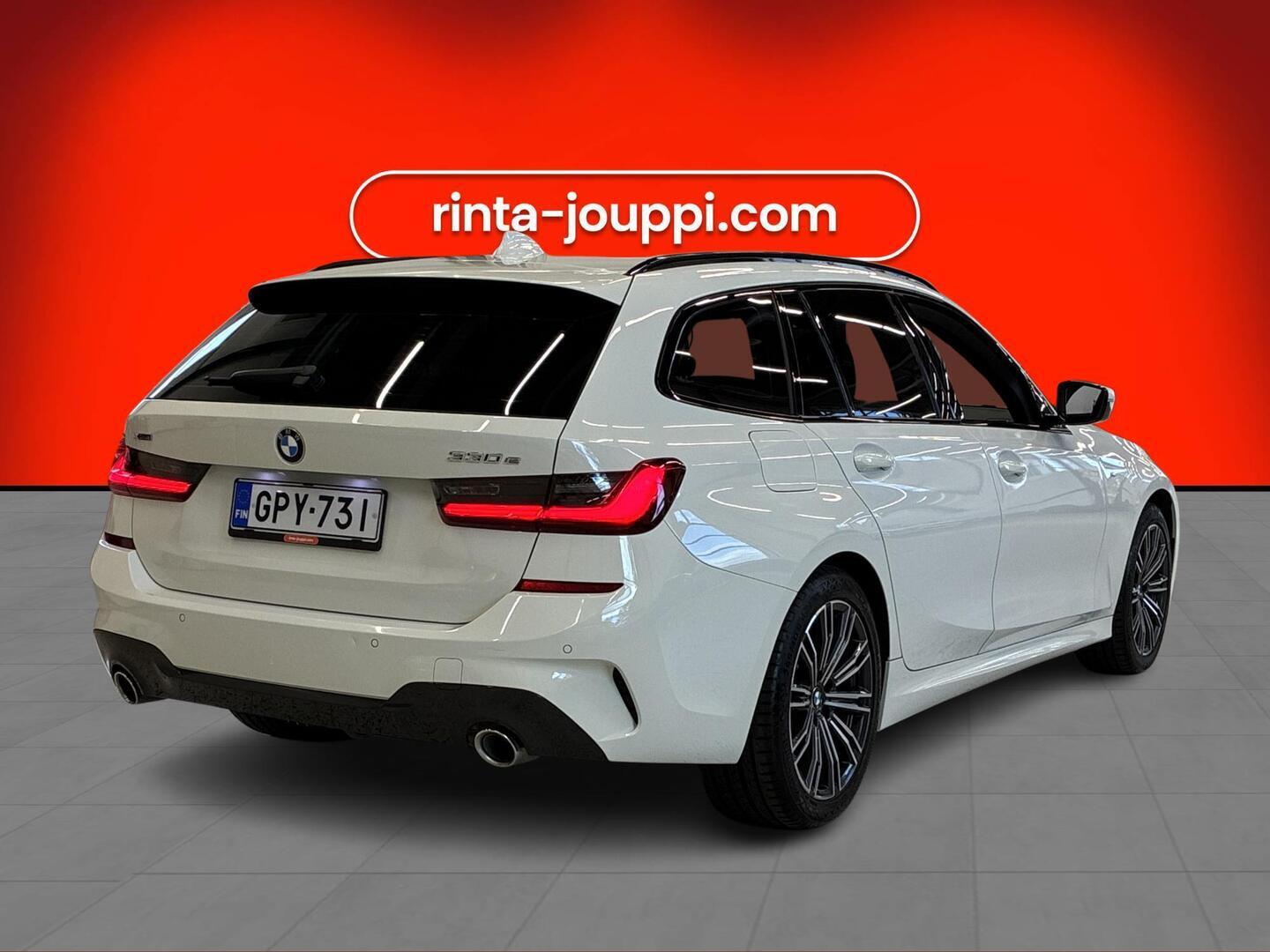 BMW 330 2021