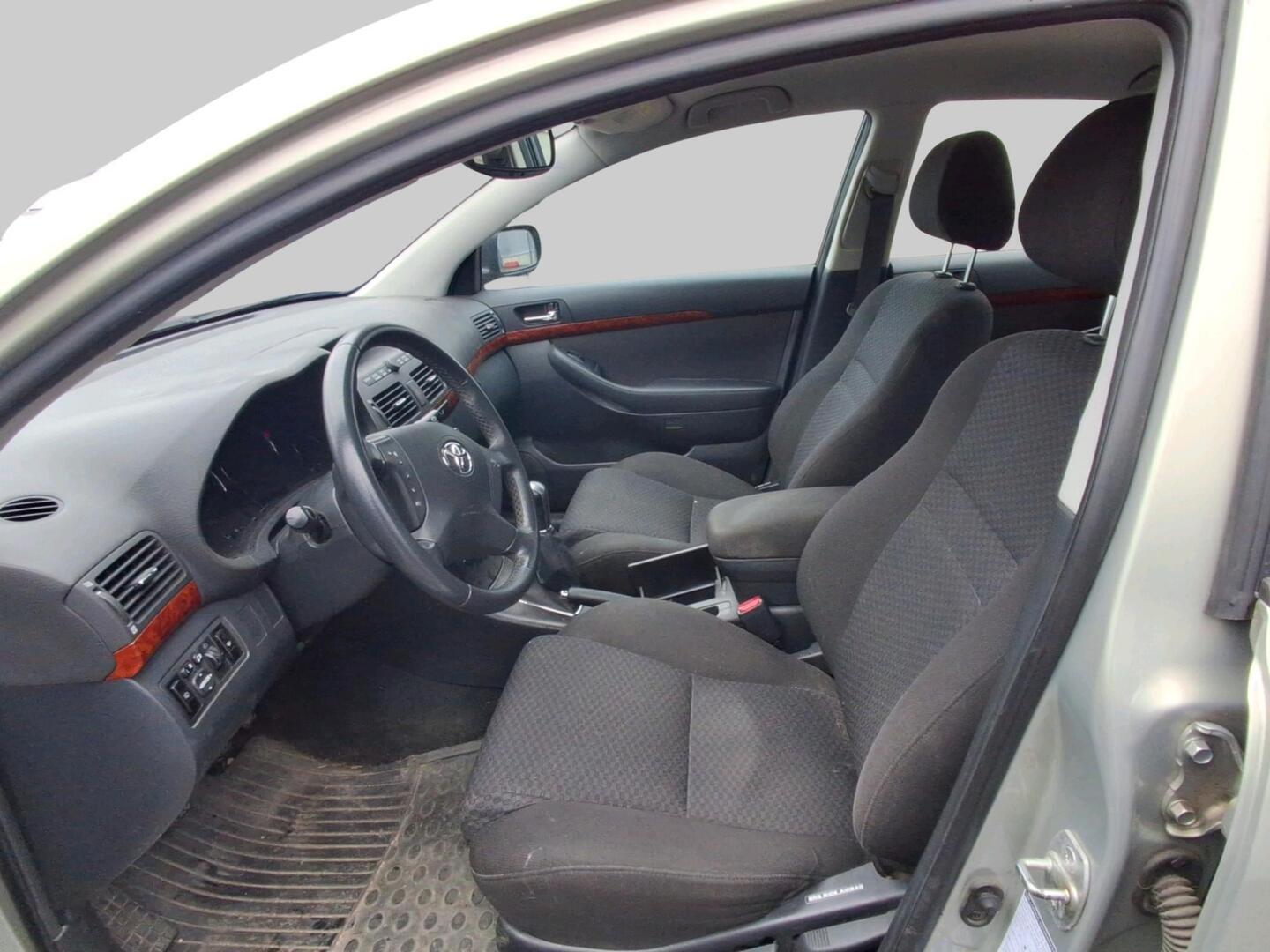 TOYOTA Avensis 2006
