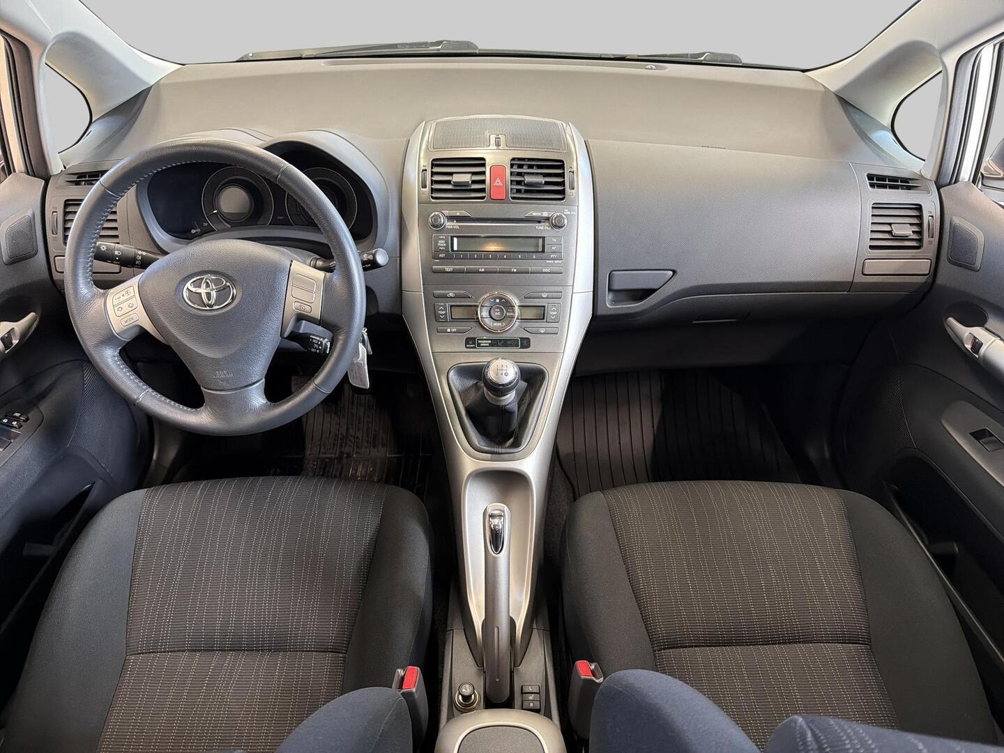TOYOTA Auris 2007