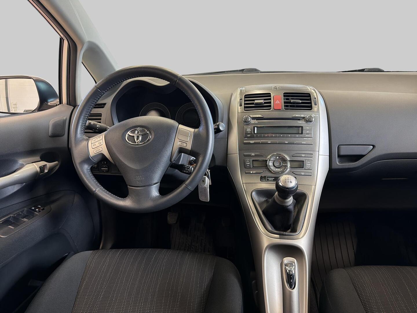 TOYOTA Auris 2007