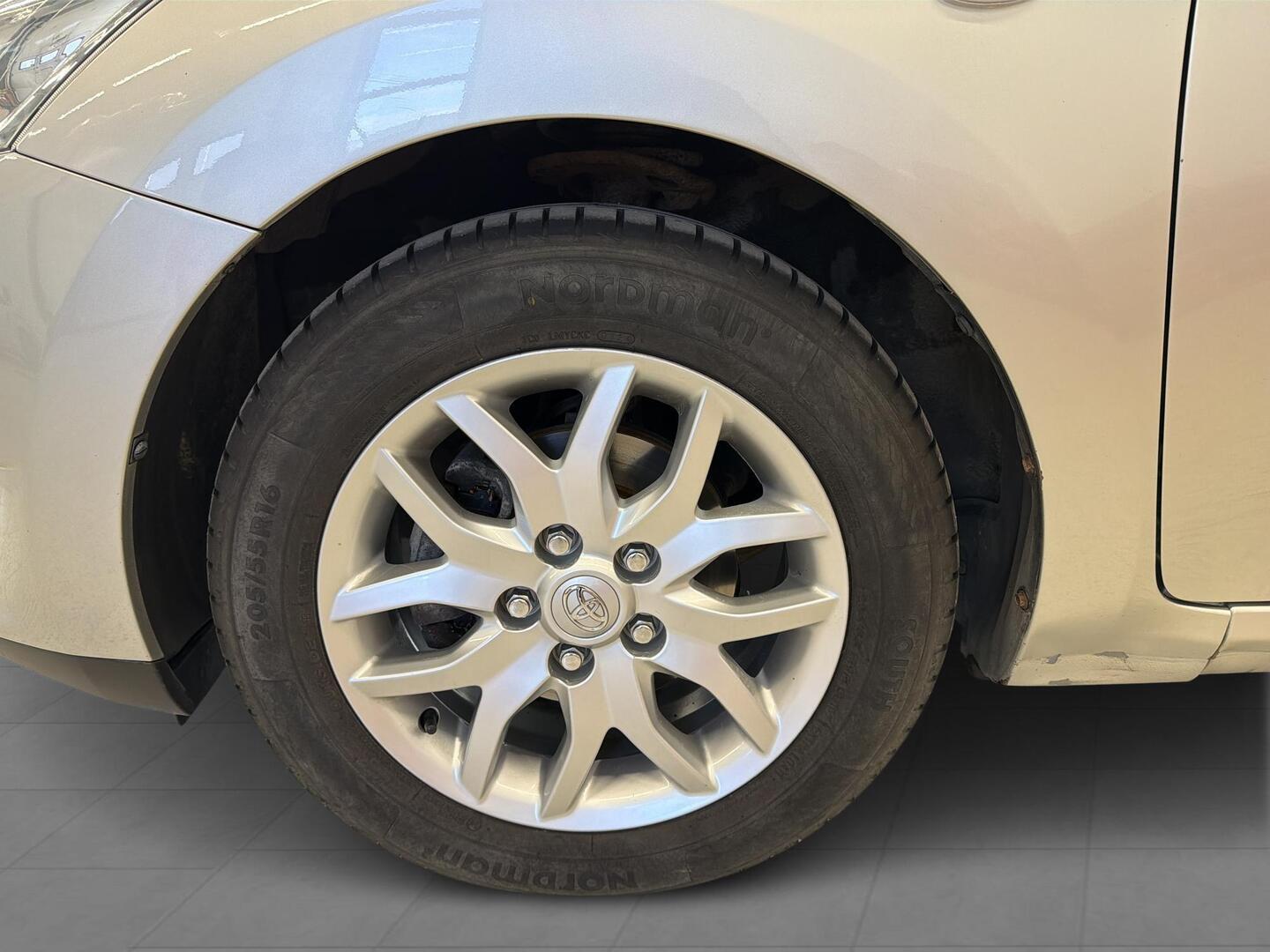 TOYOTA Auris 2007