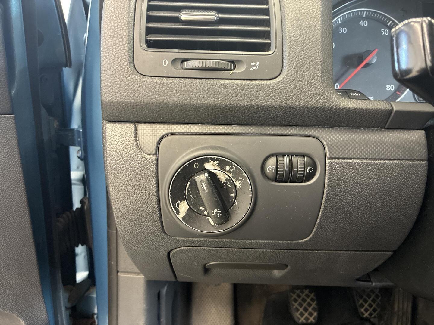 VOLKSWAGEN Golf 2006
