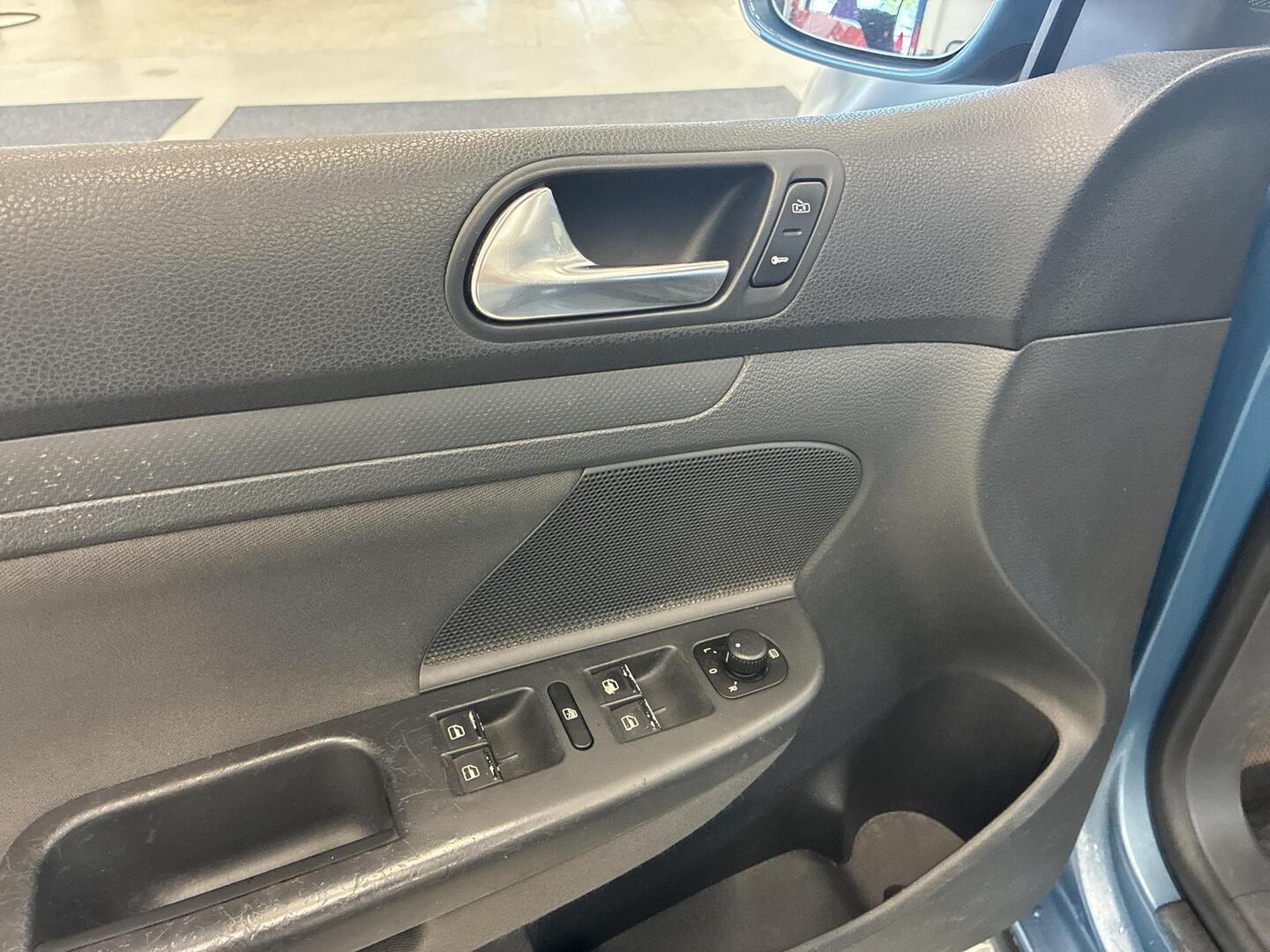 VOLKSWAGEN Golf 2006