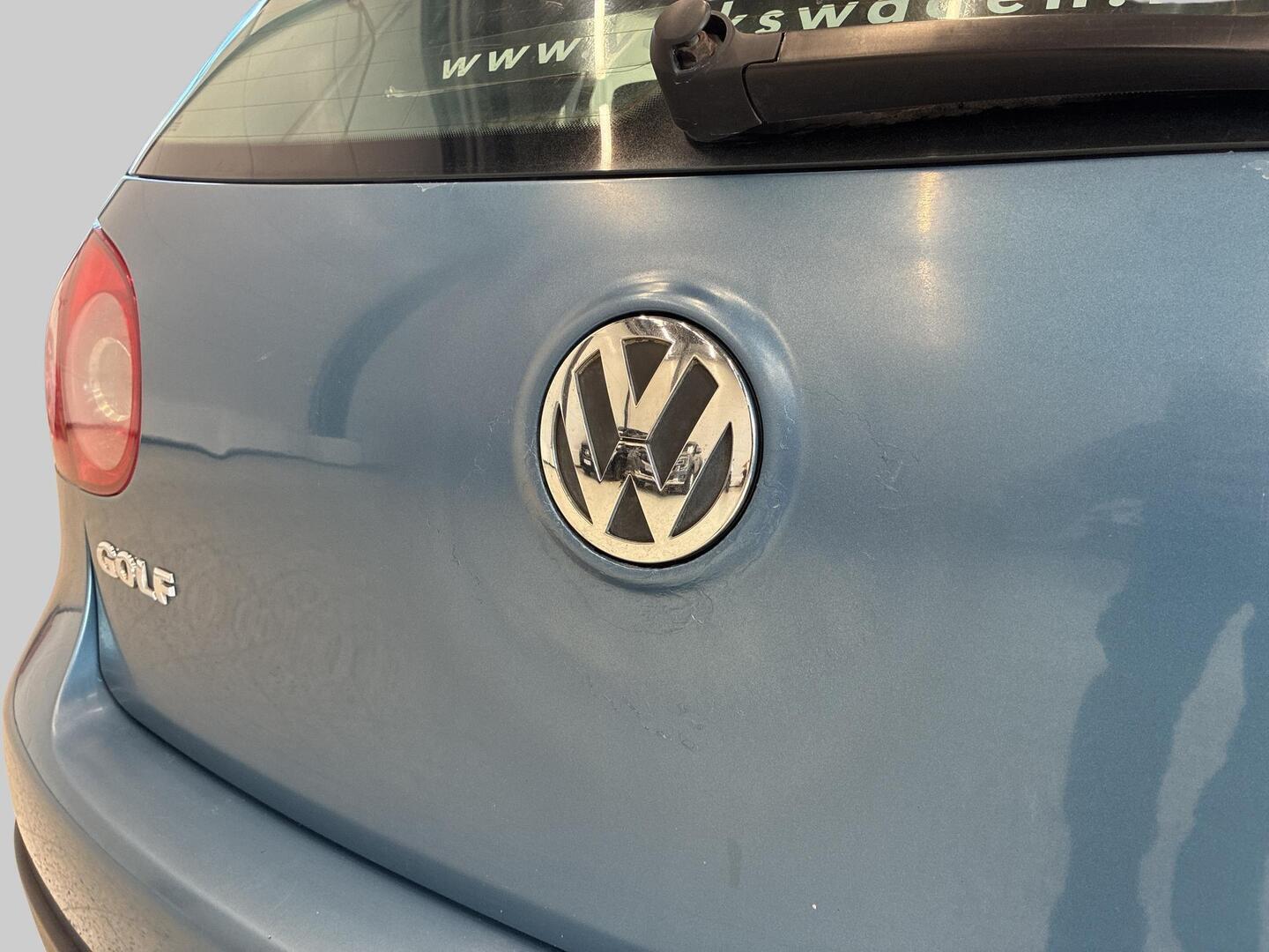 VOLKSWAGEN Golf 2006