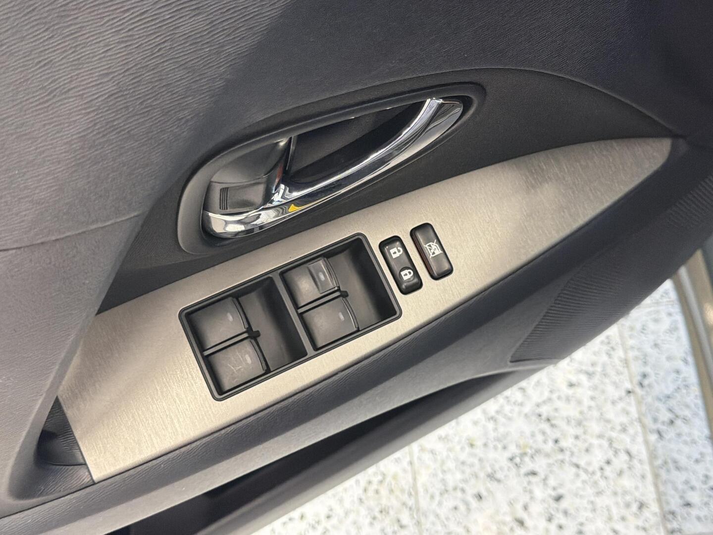 TOYOTA Avensis 2011