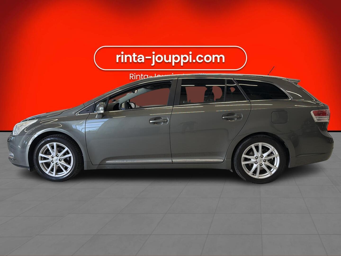 TOYOTA Avensis 2011