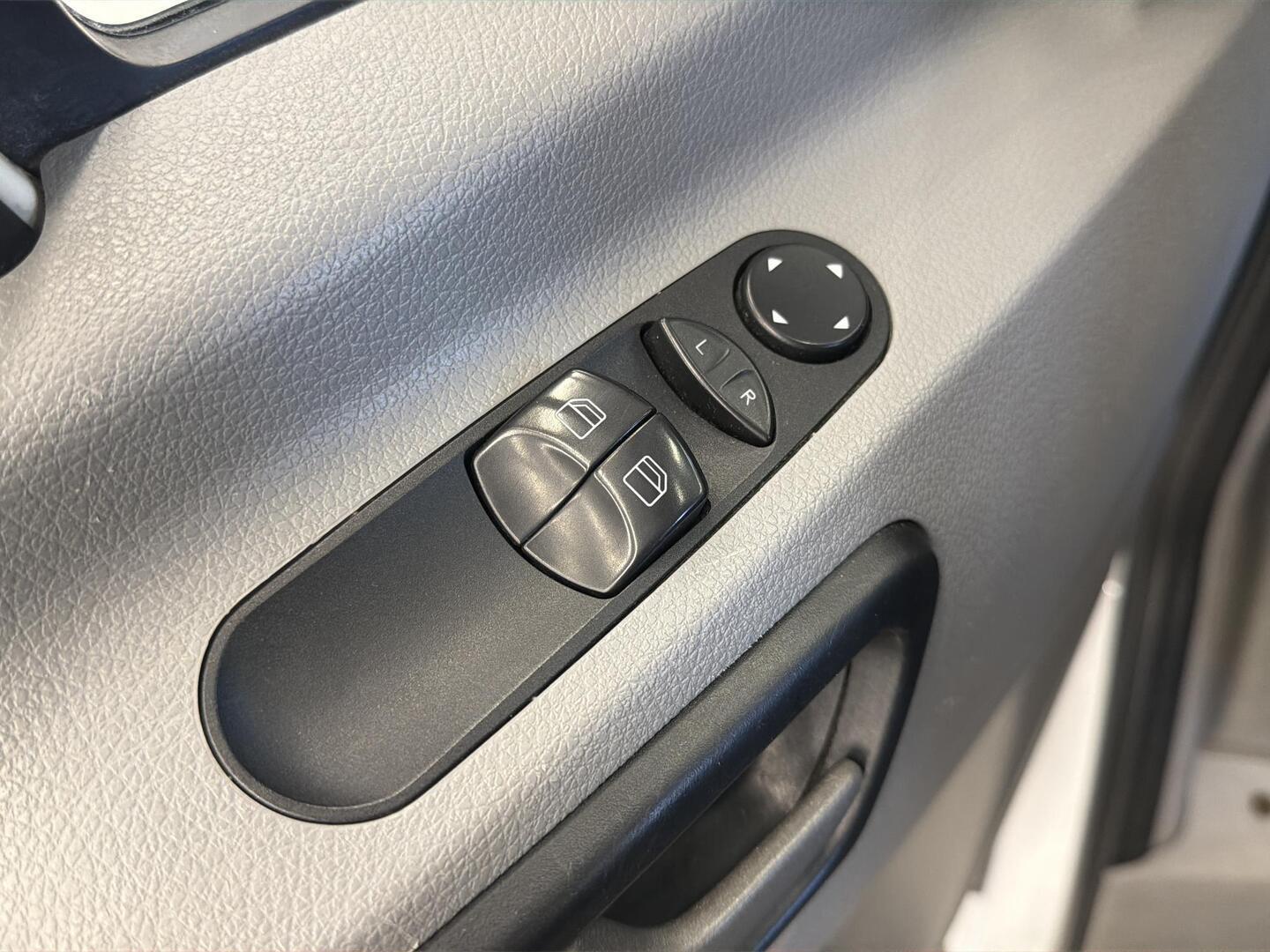 MERCEDES-BENZ Sprinter 2012