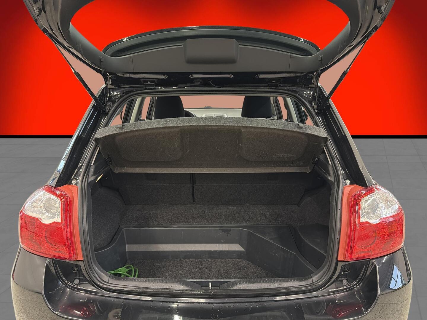 TOYOTA Auris 2012
