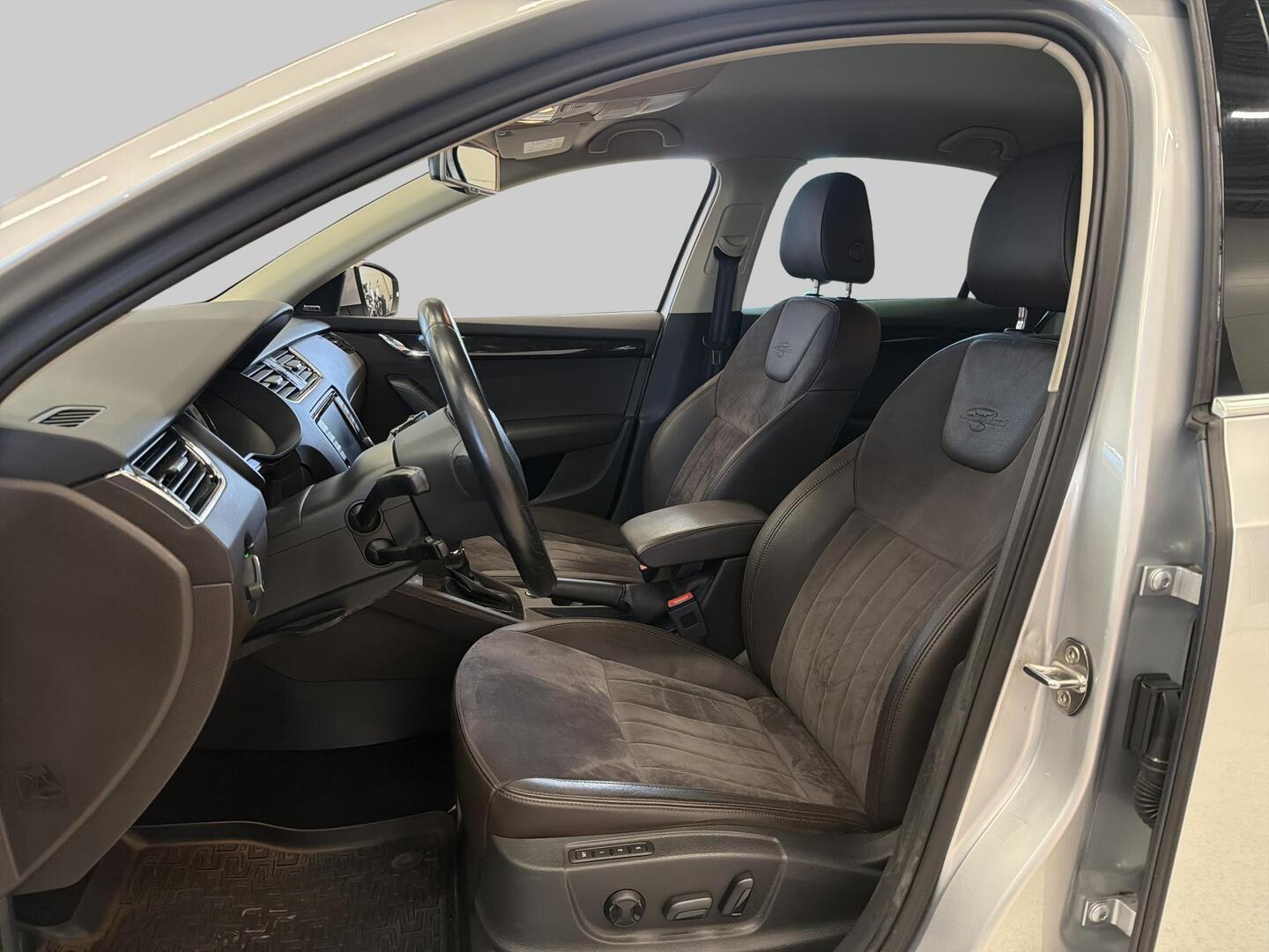 SKODA Octavia 2016