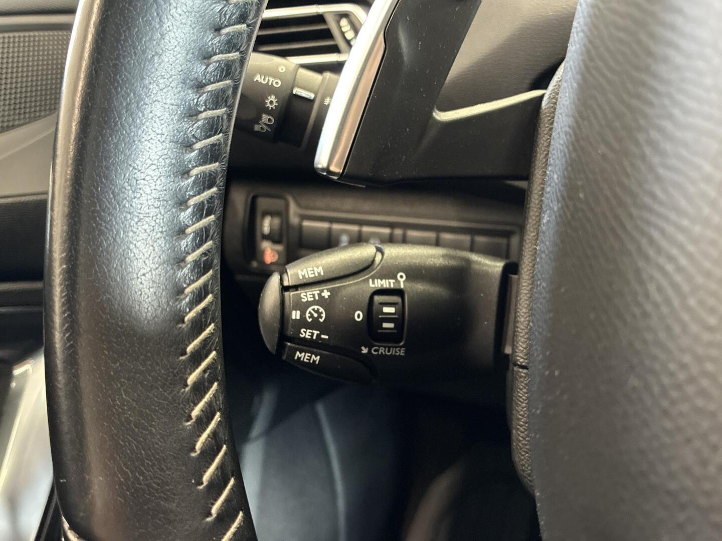 PEUGEOT 308 2020