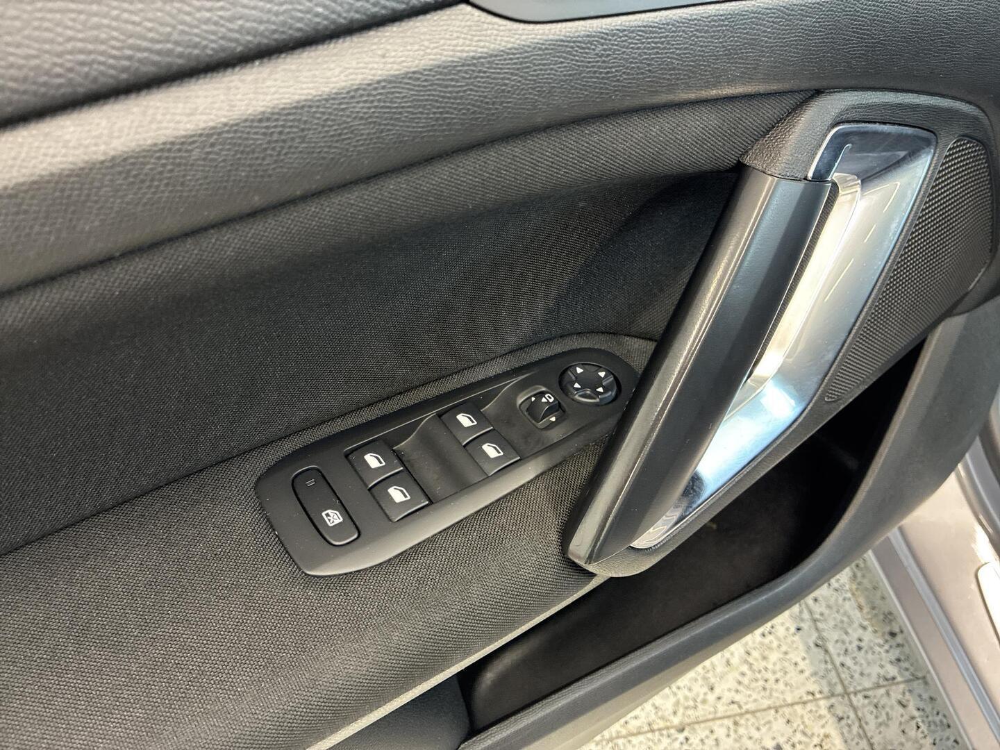 PEUGEOT 308 2020