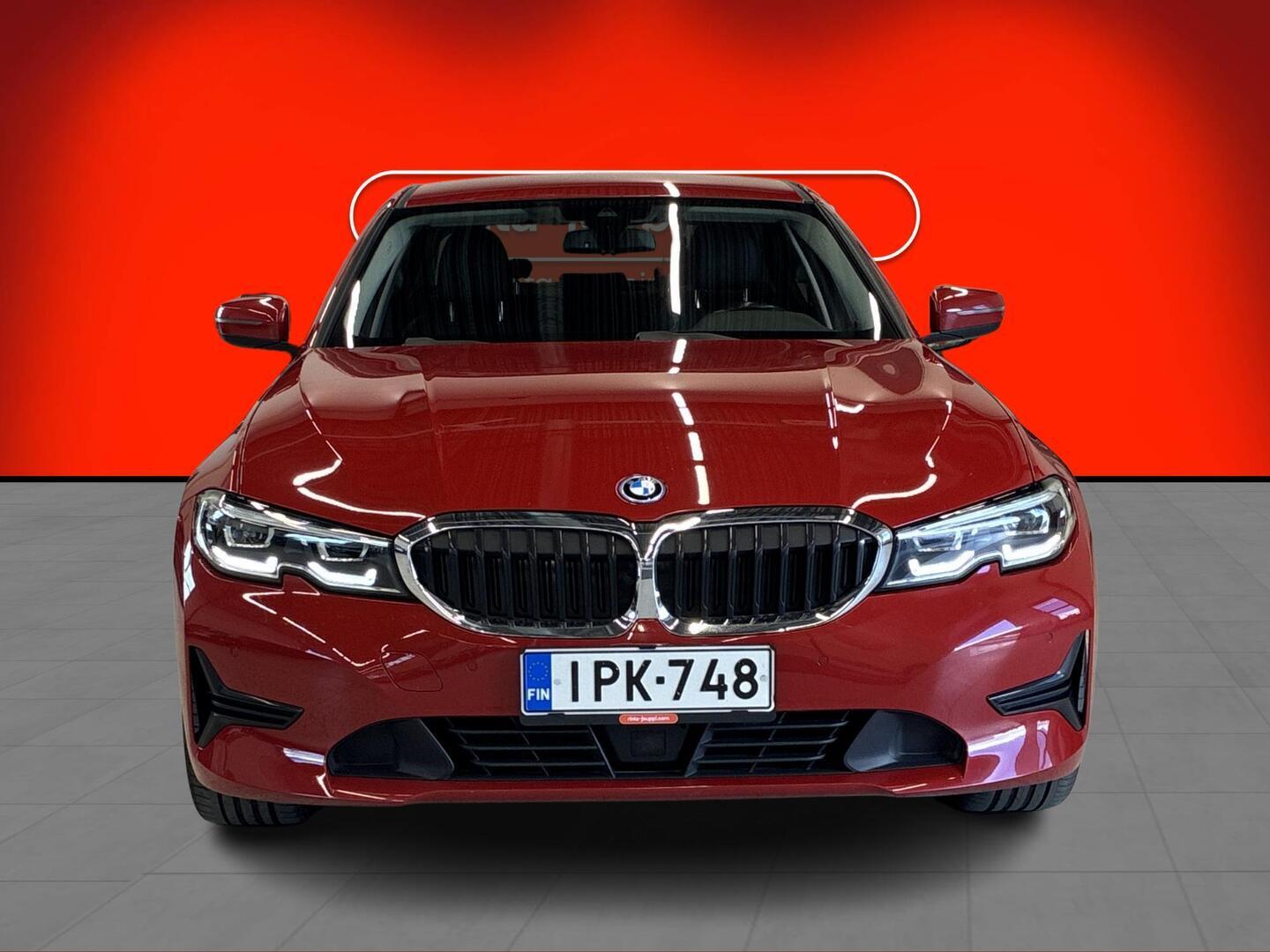 BMW 330 2022