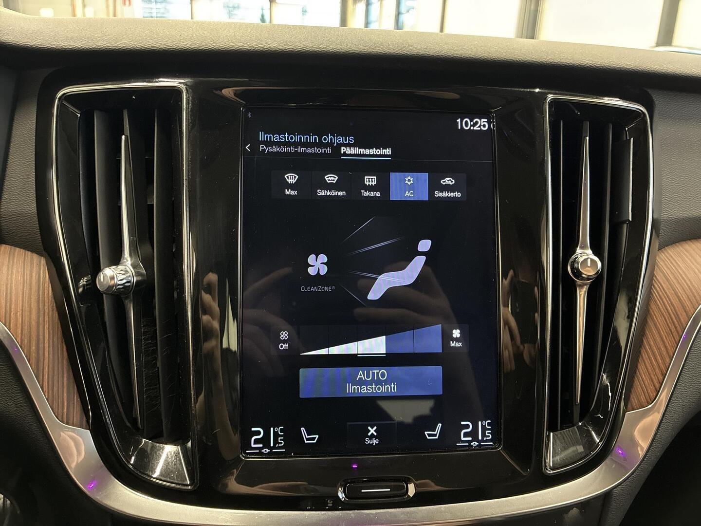 VOLVO V60 Cross Country 2019