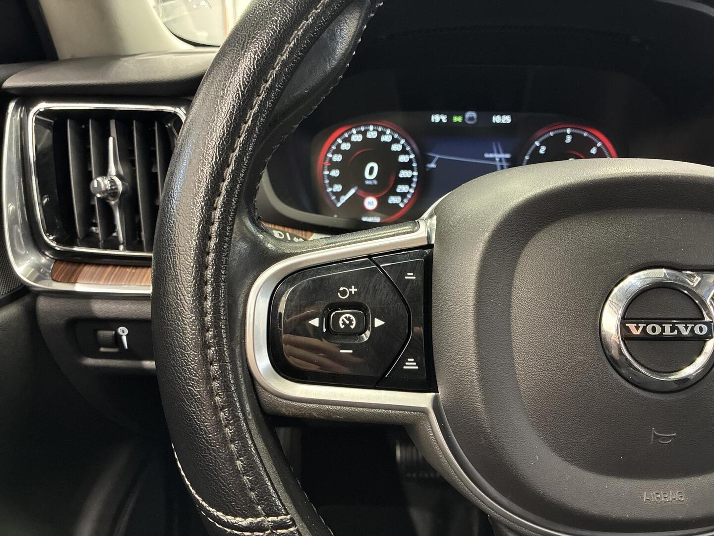 VOLVO V60 Cross Country 2019