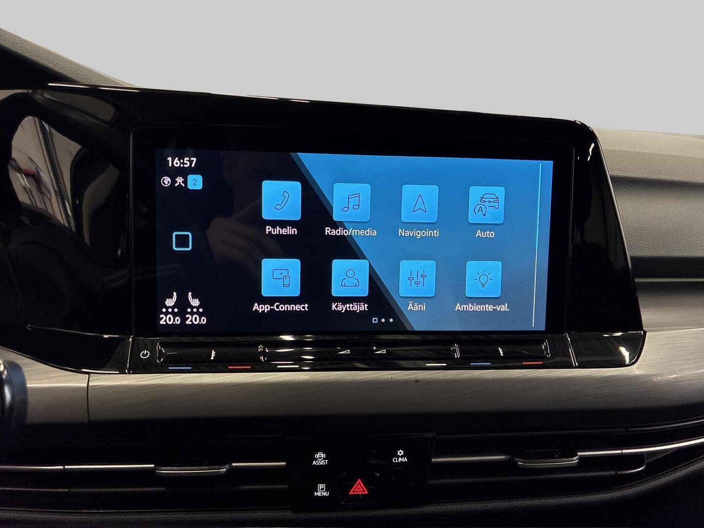 VOLKSWAGEN Golf 2023