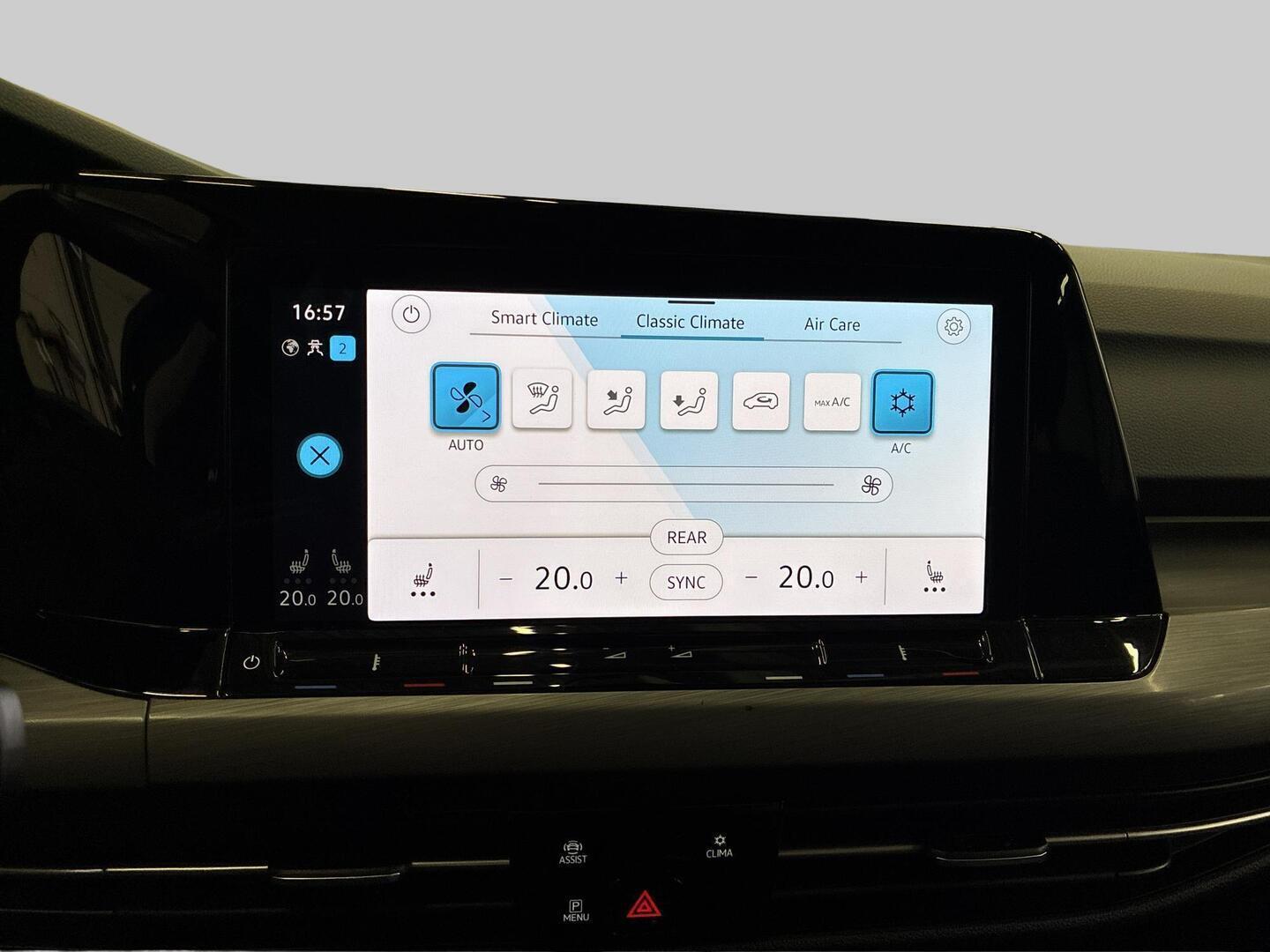 VOLKSWAGEN Golf 2023