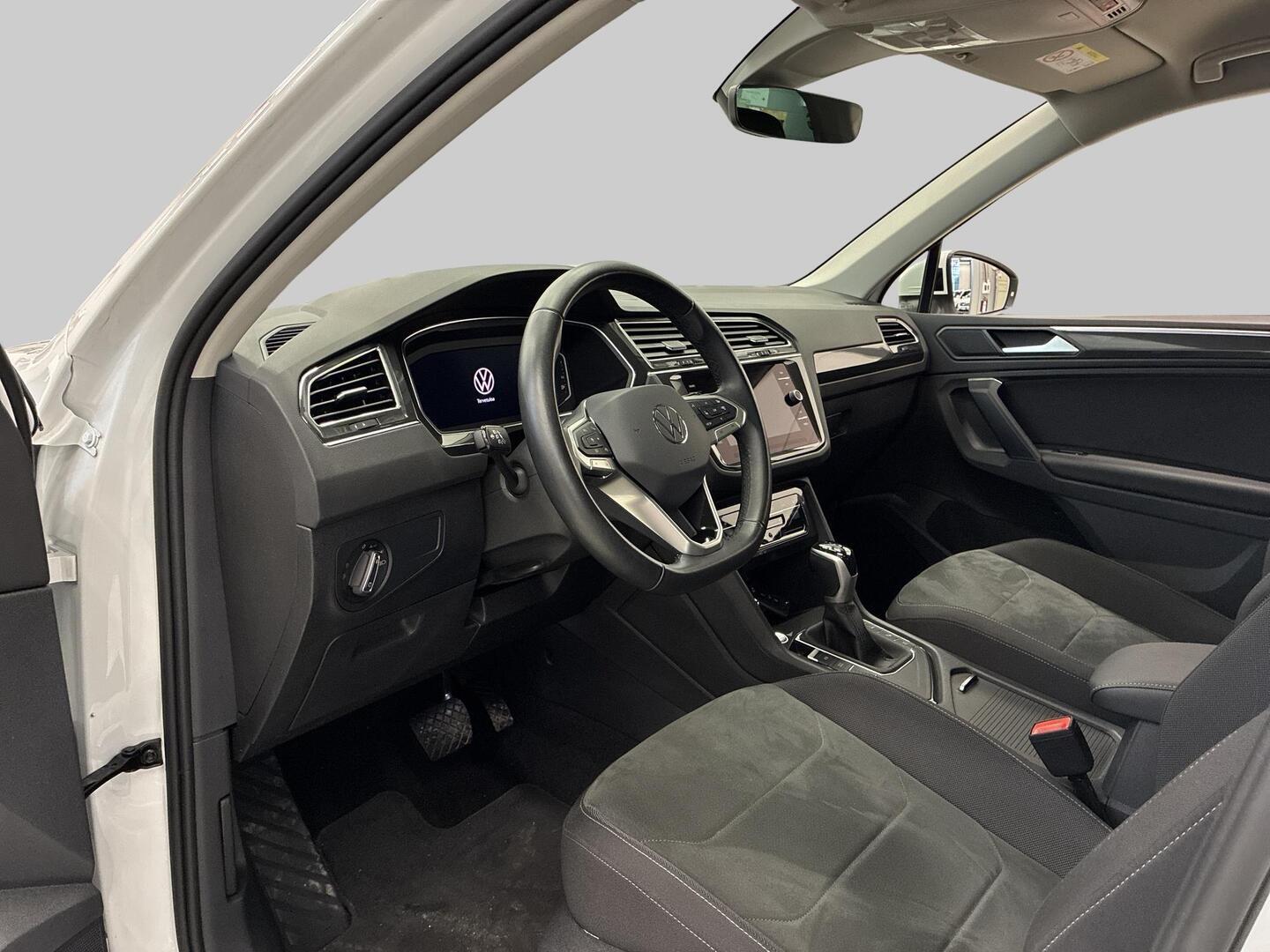 VOLKSWAGEN Tiguan 2024