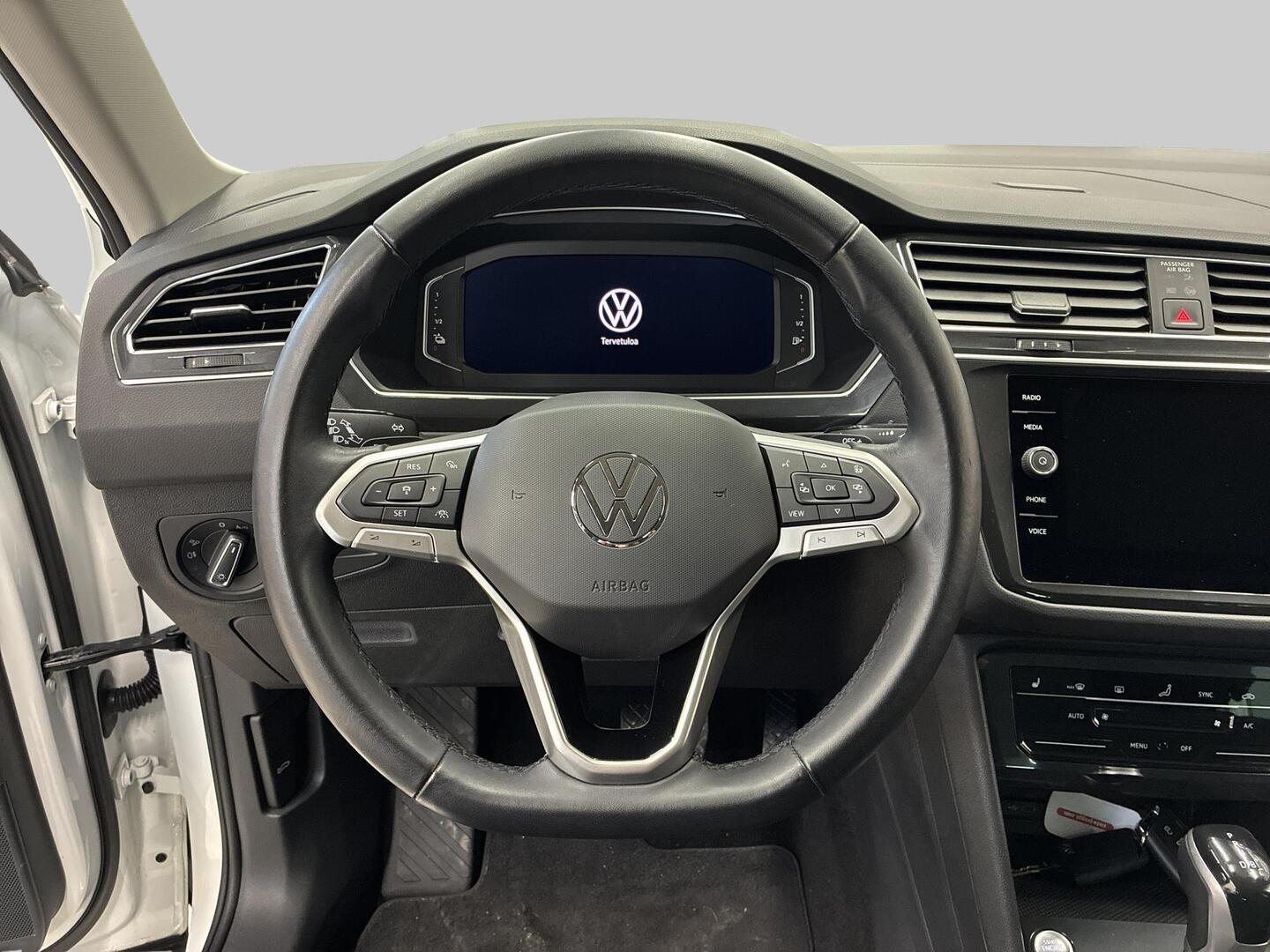 VOLKSWAGEN Tiguan 2024