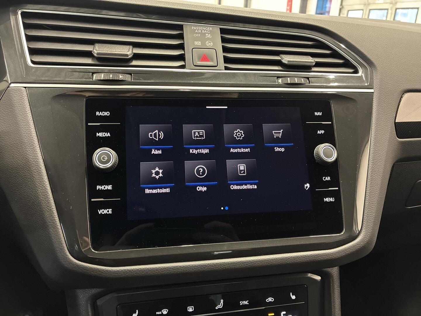 VOLKSWAGEN Tiguan 2024