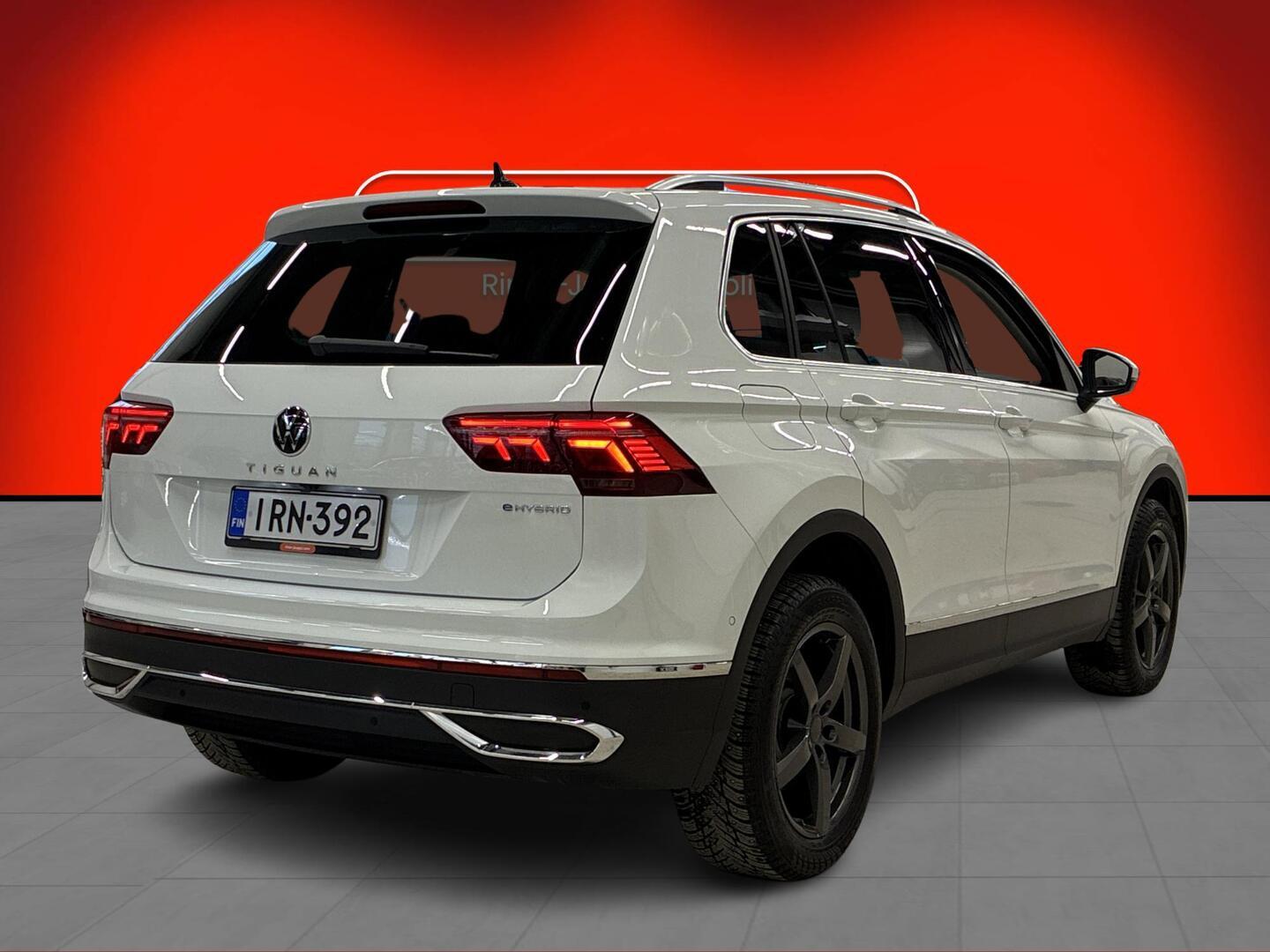 VOLKSWAGEN Tiguan 2024