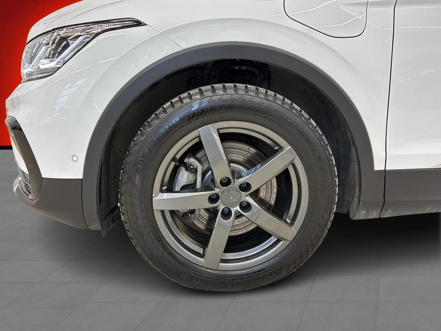 VOLKSWAGEN Tiguan 2024