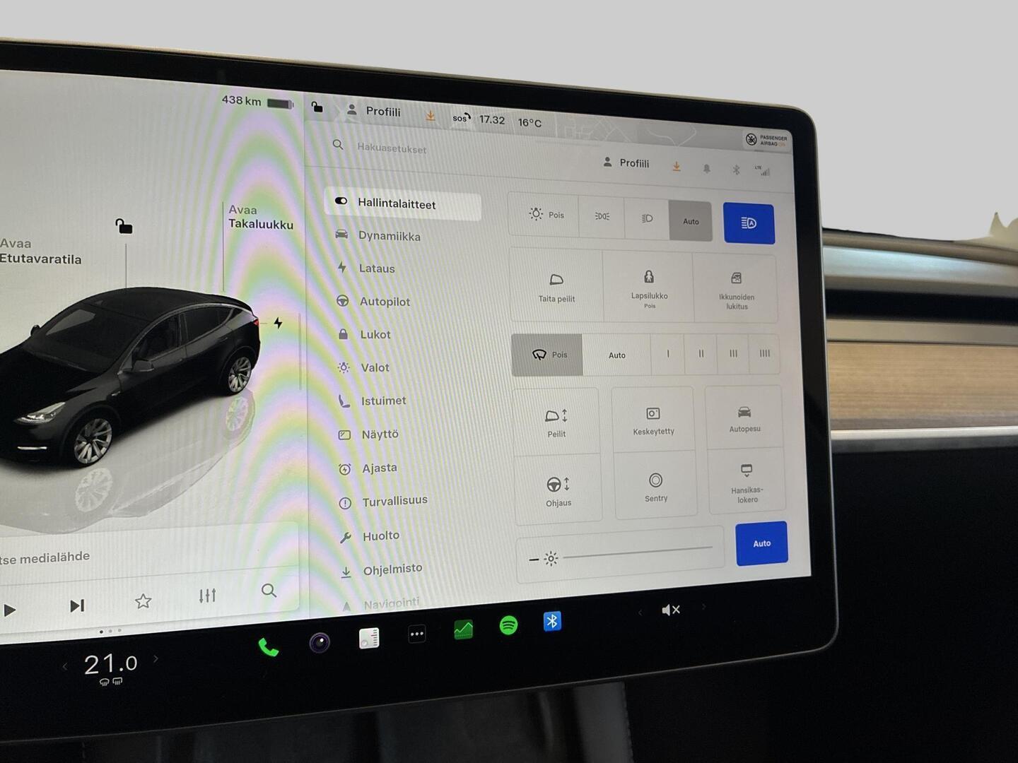 TESLA Model Y 2023
