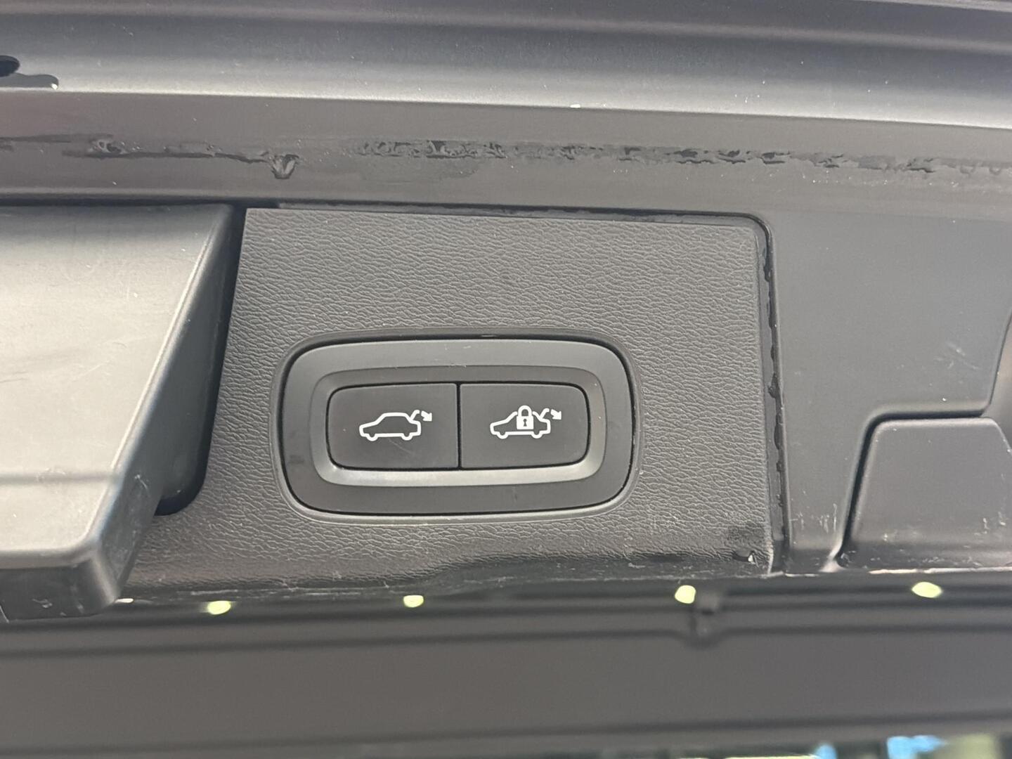 VOLVO XC60 2020