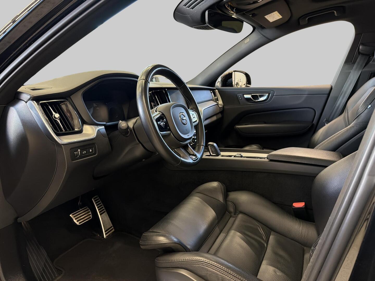 VOLVO XC60 2020