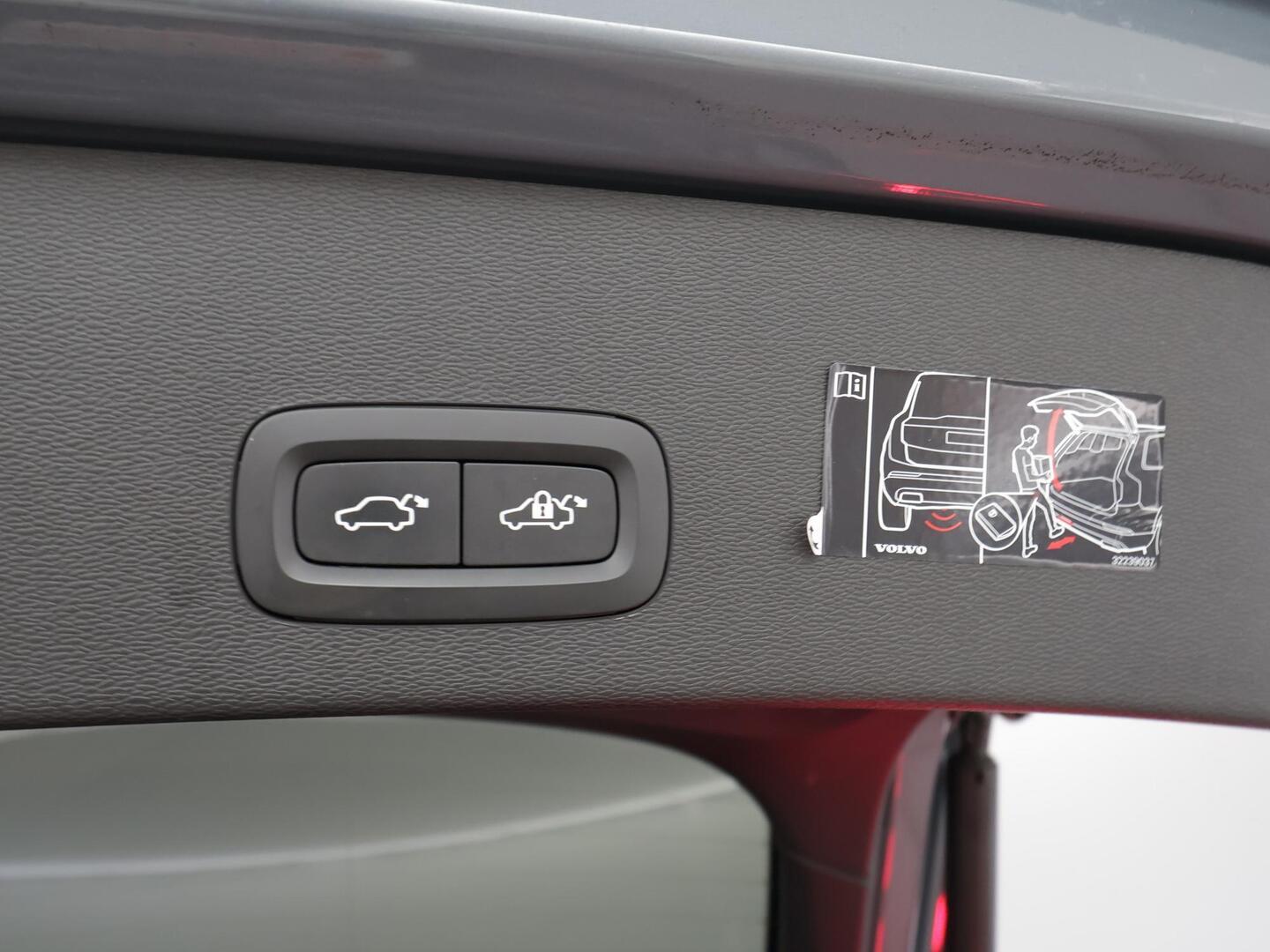VOLVO C40 2022