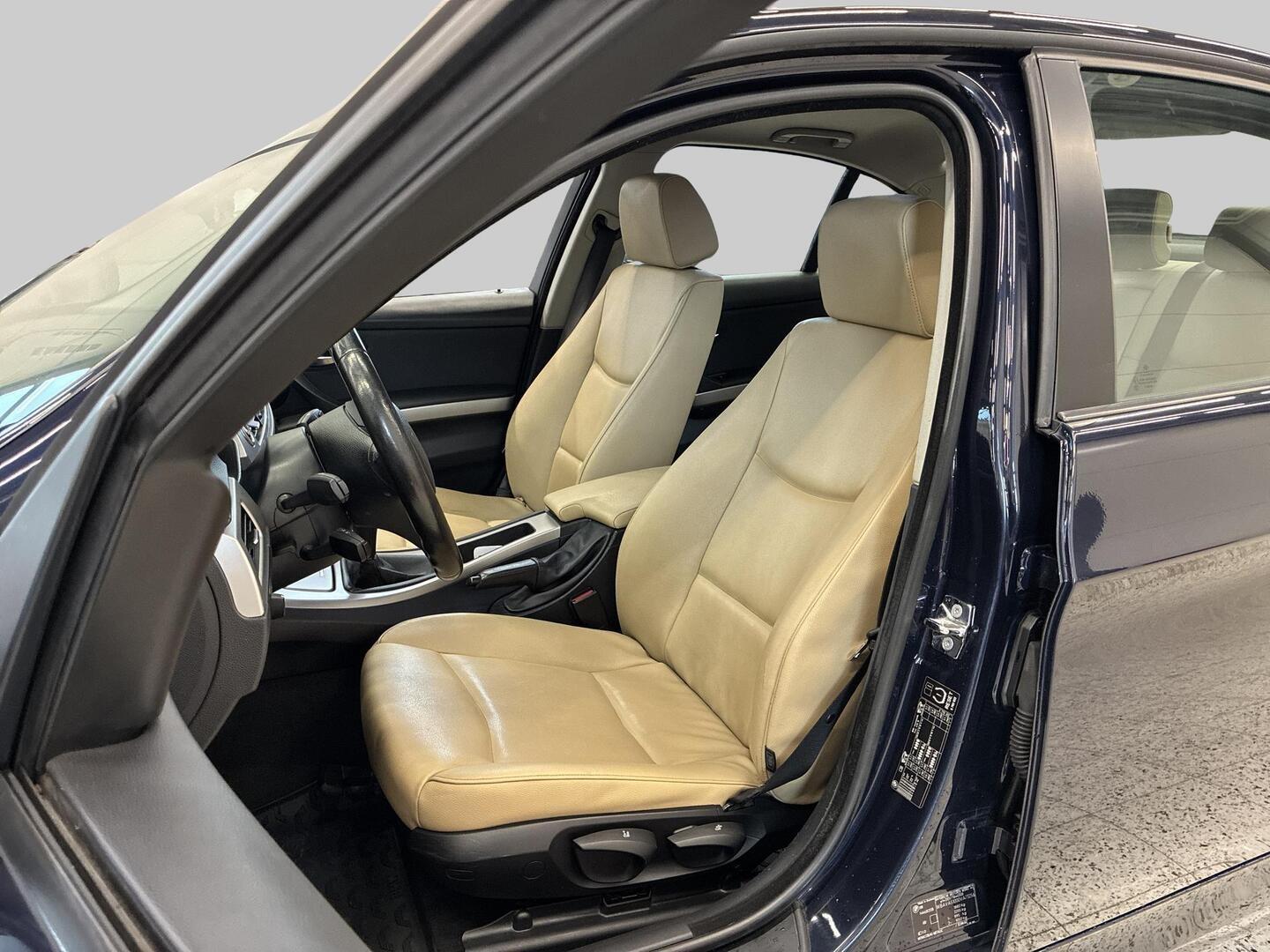 BMW 318 2007