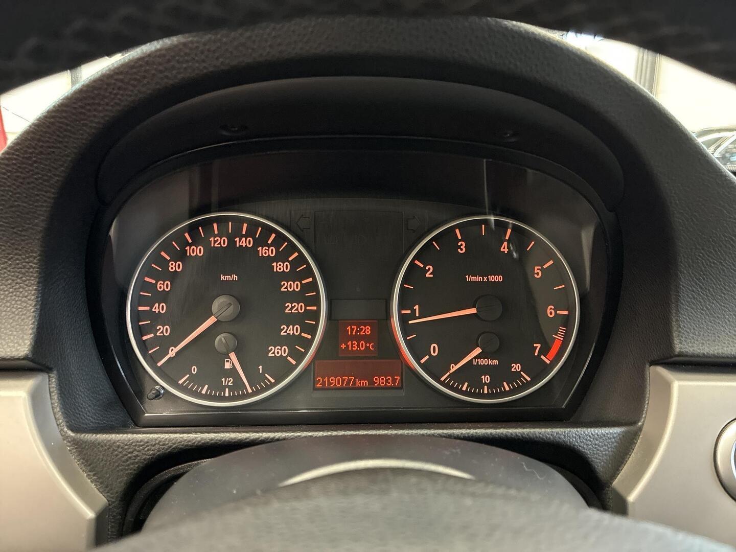 BMW 318 2007