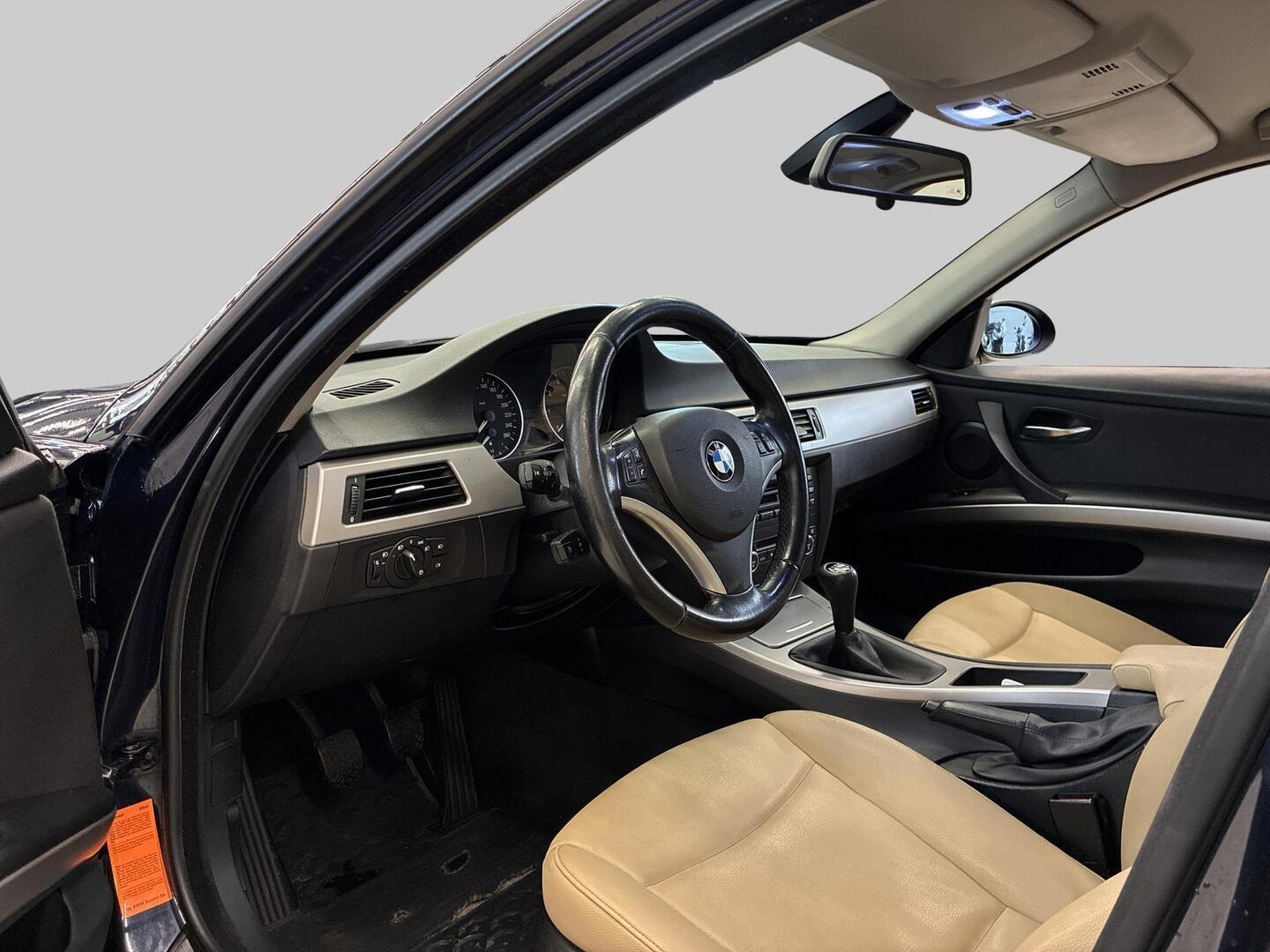 BMW 318 2007