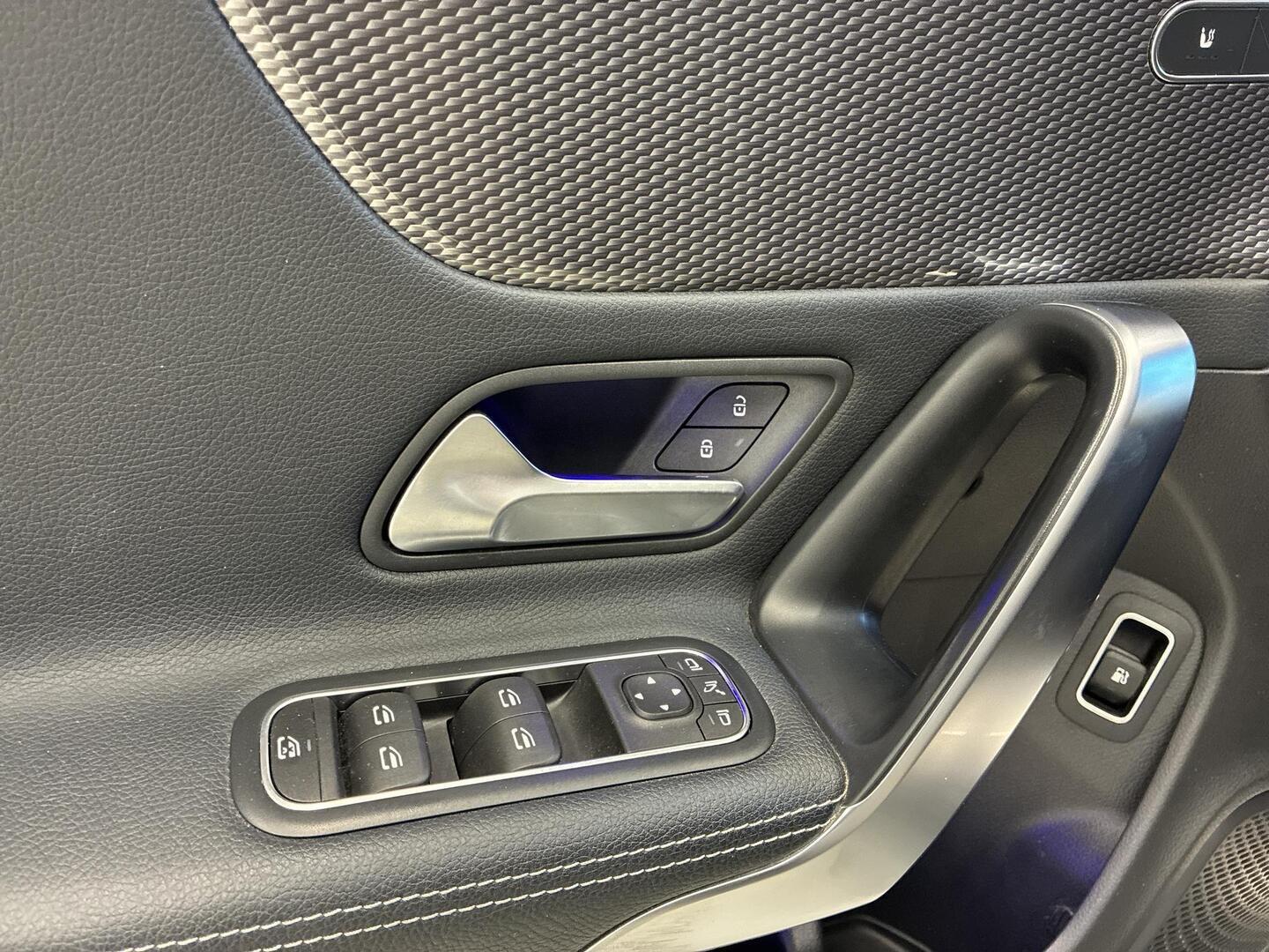 MERCEDES-BENZ CLA 2021
