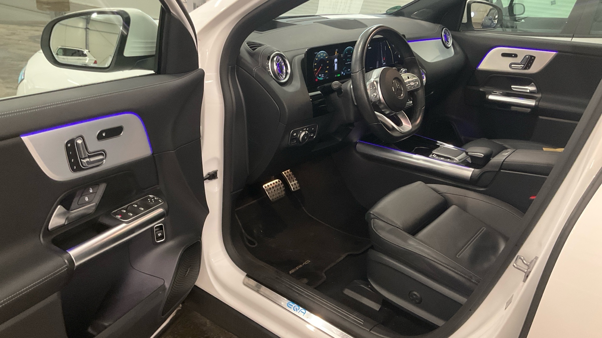 MERCEDES-BENZ EQA 2023