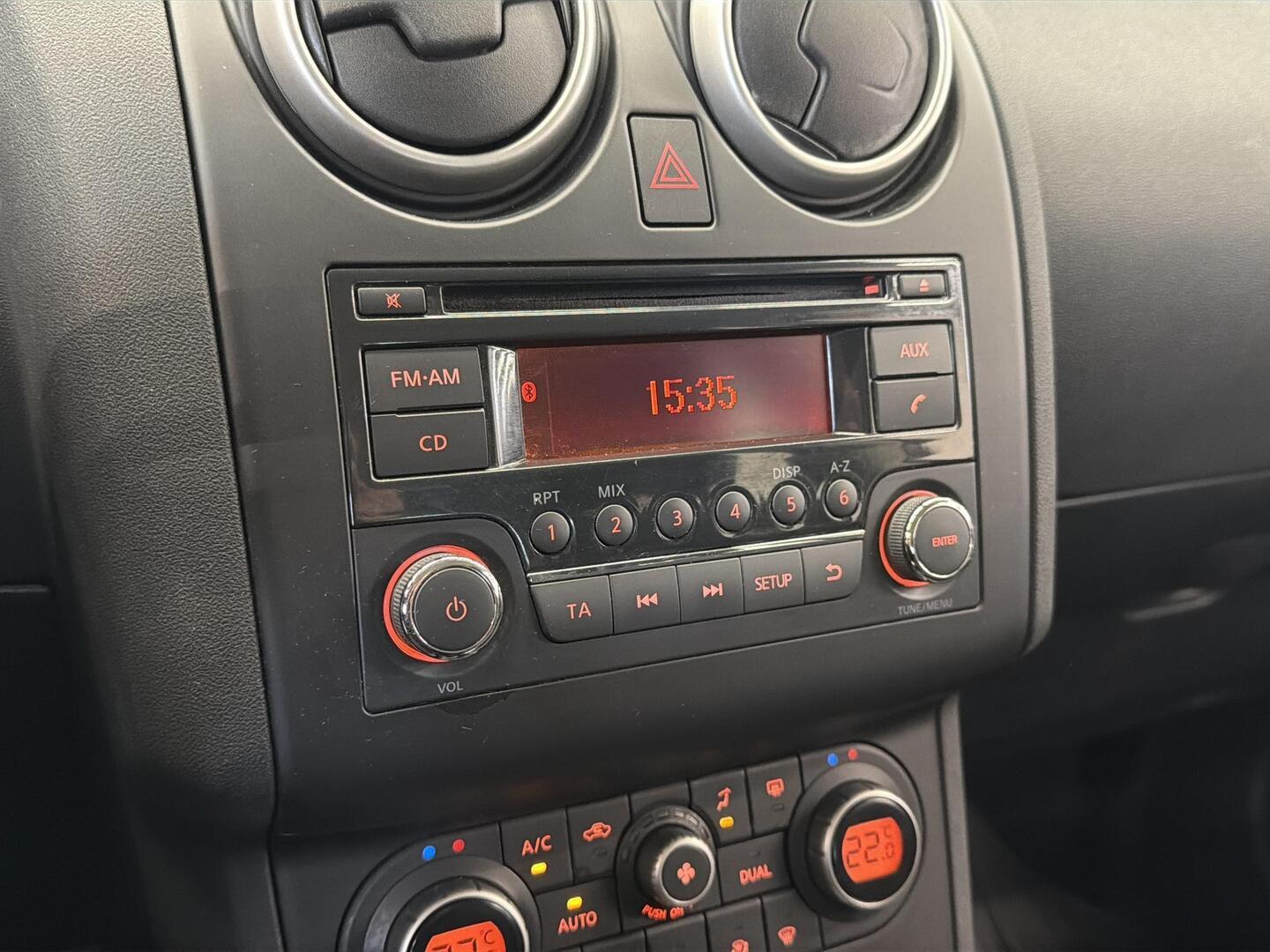 NISSAN Qashqai 2011