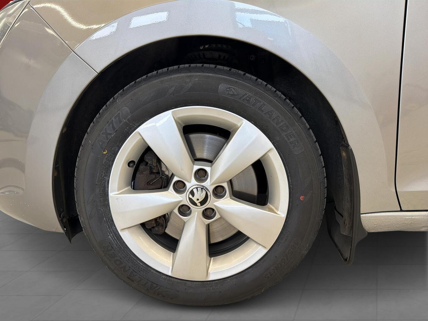 SKODA Rapid 2013