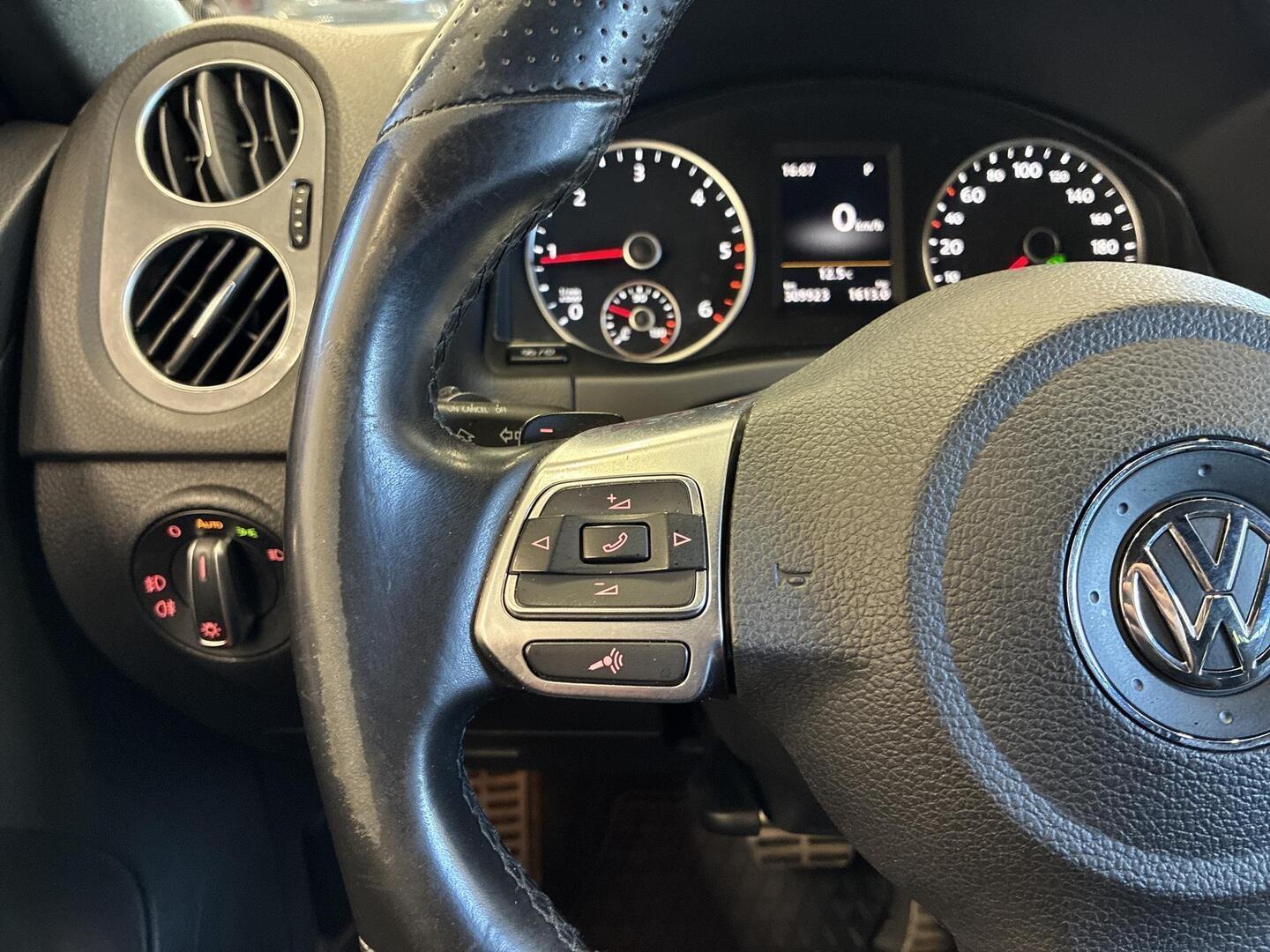 VOLKSWAGEN Tiguan 2016