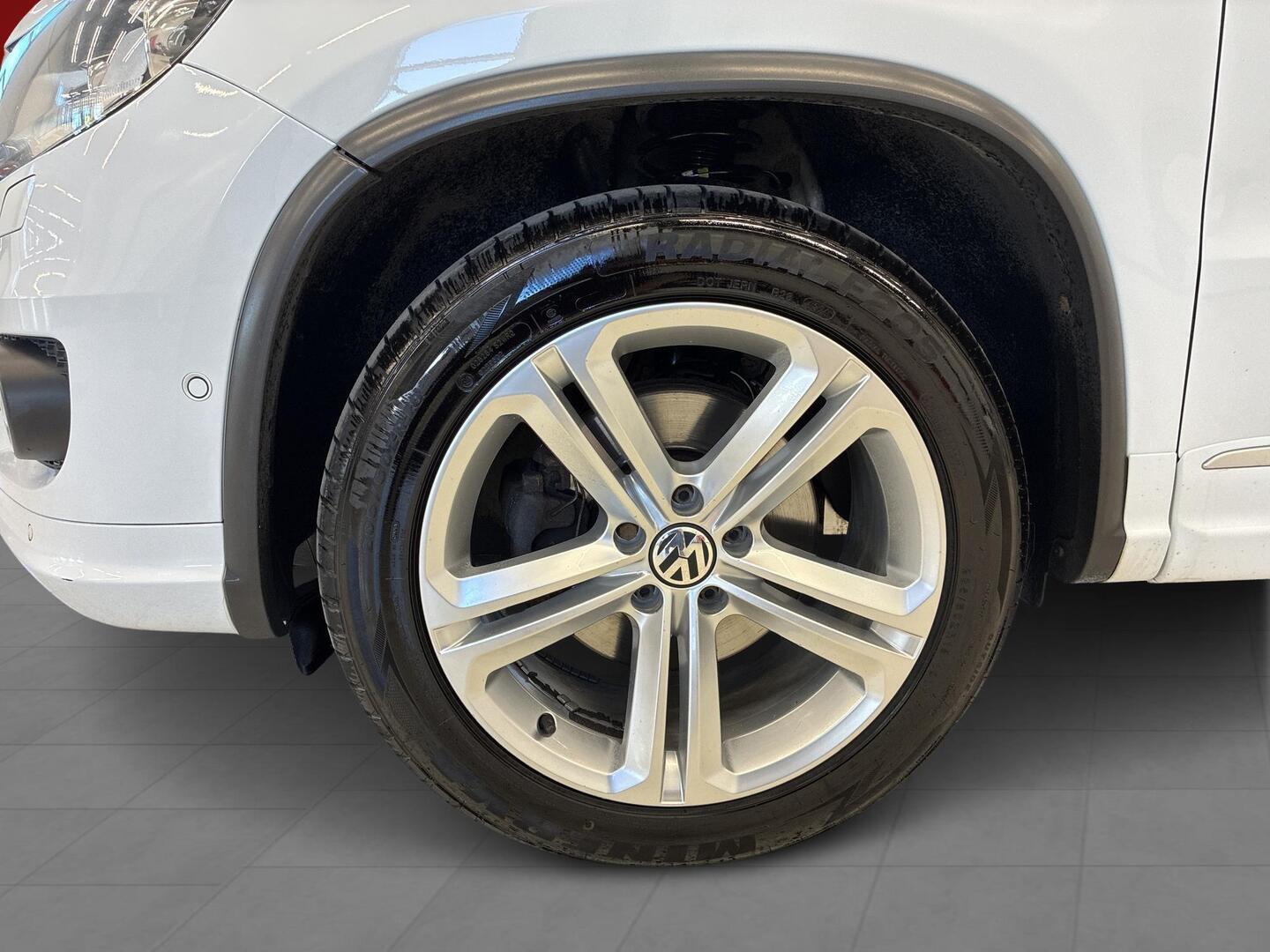VOLKSWAGEN Tiguan 2016
