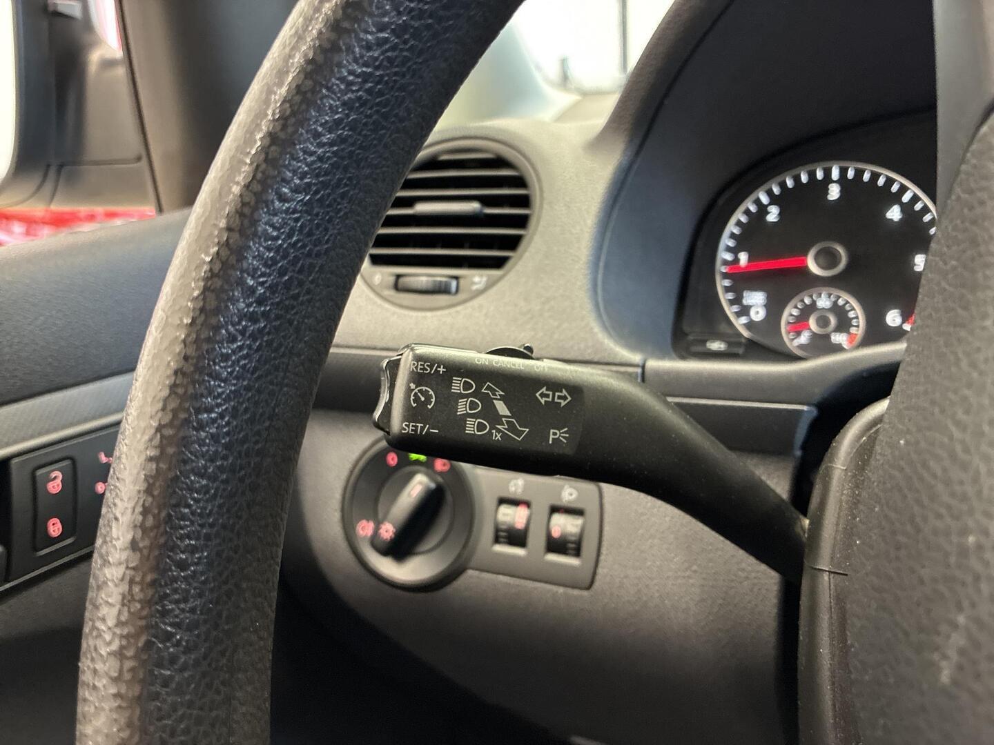 VOLKSWAGEN Caddy 2011