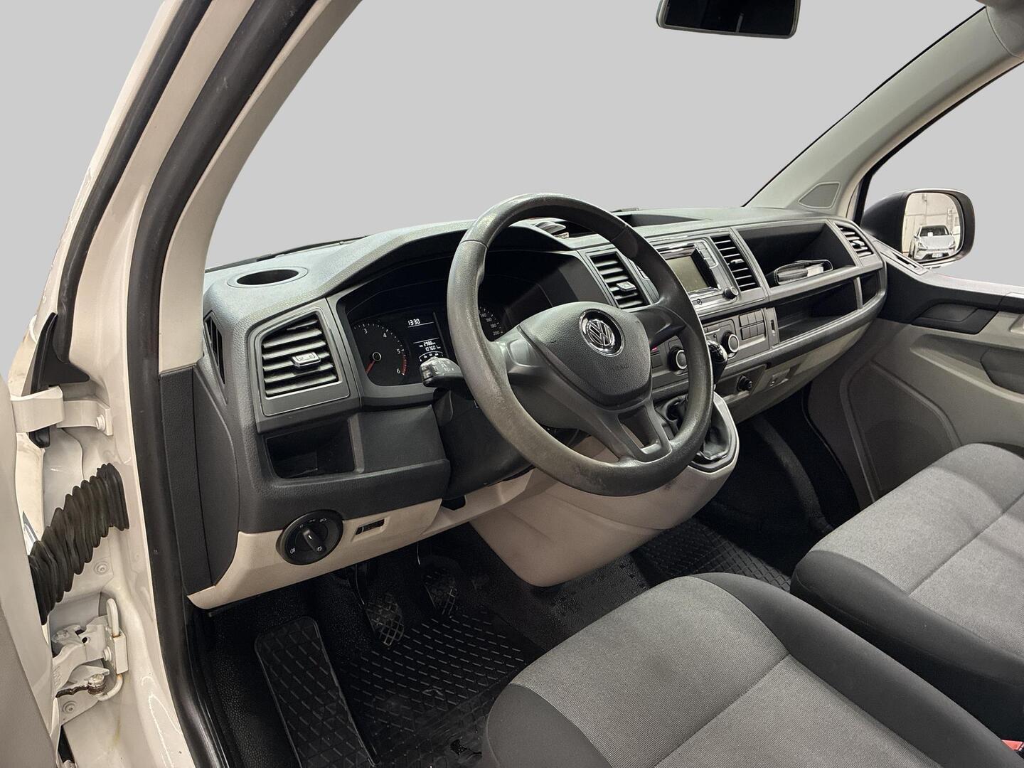 VOLKSWAGEN Transporter 2018