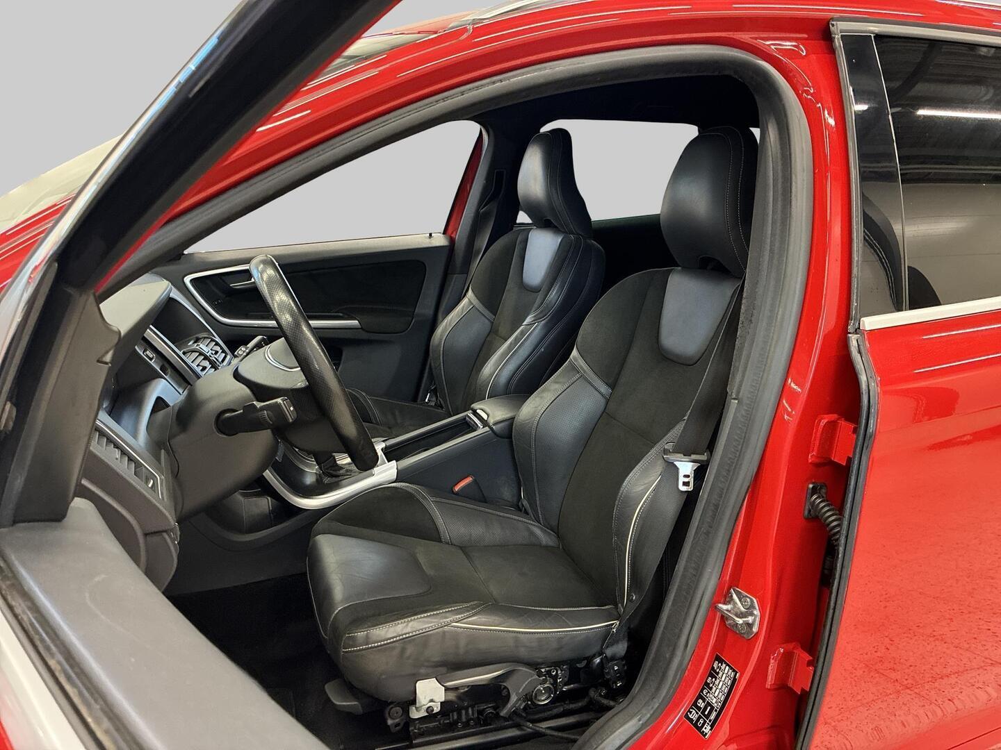 VOLVO XC60 2015