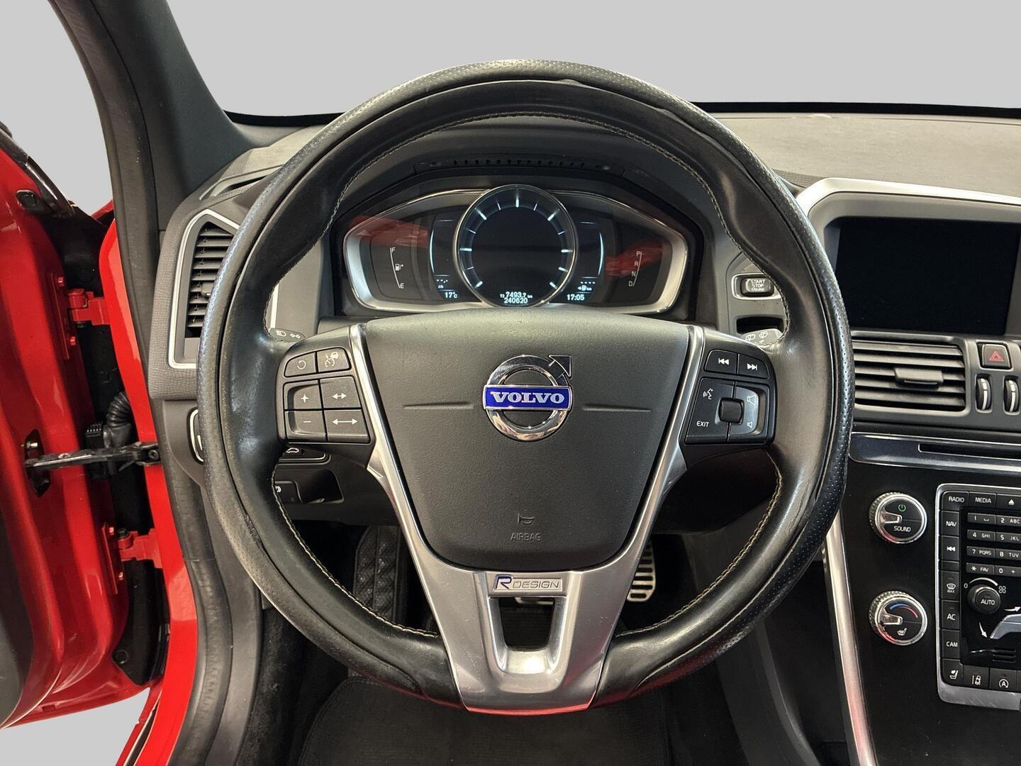 VOLVO XC60 2015