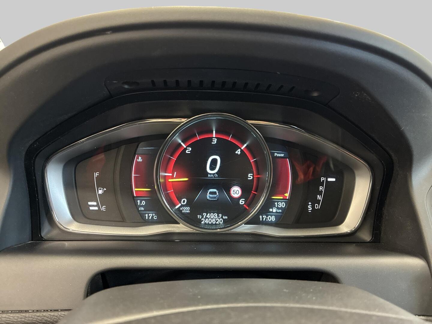VOLVO XC60 2015